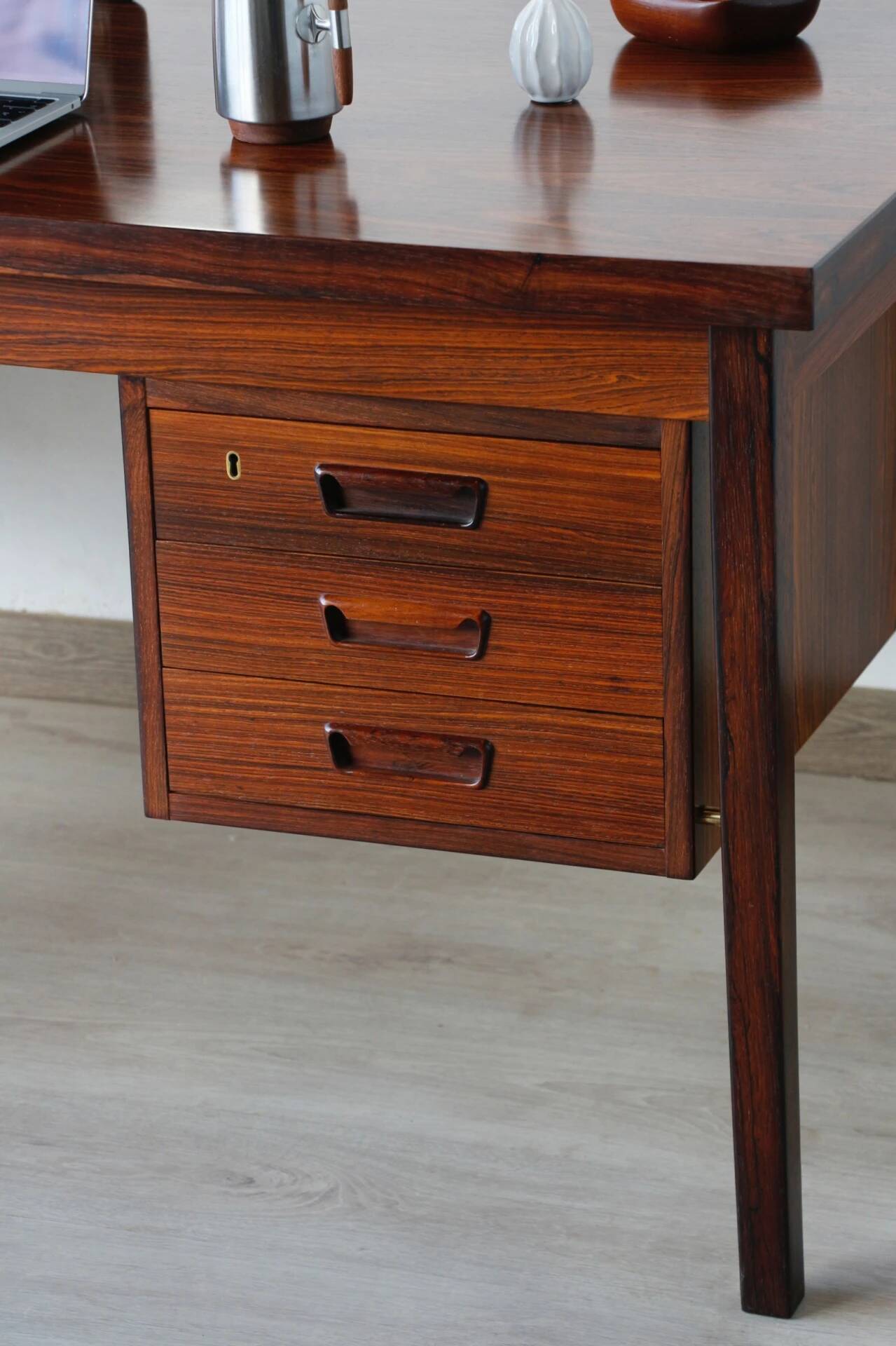Arne Vodder rosewood desk | Scandinavian executive desk