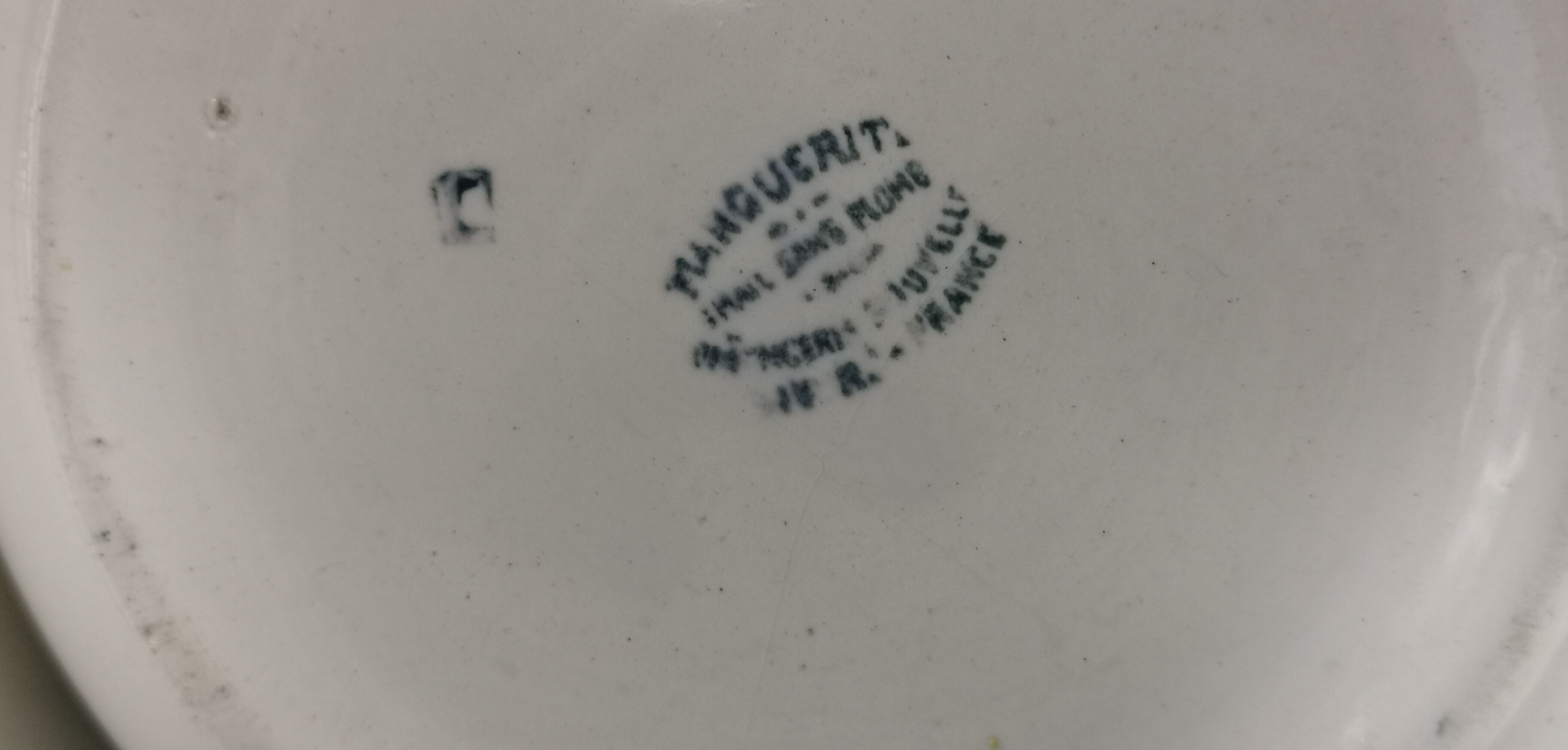 Broc and washbasin Iron Earth earthenware Givors