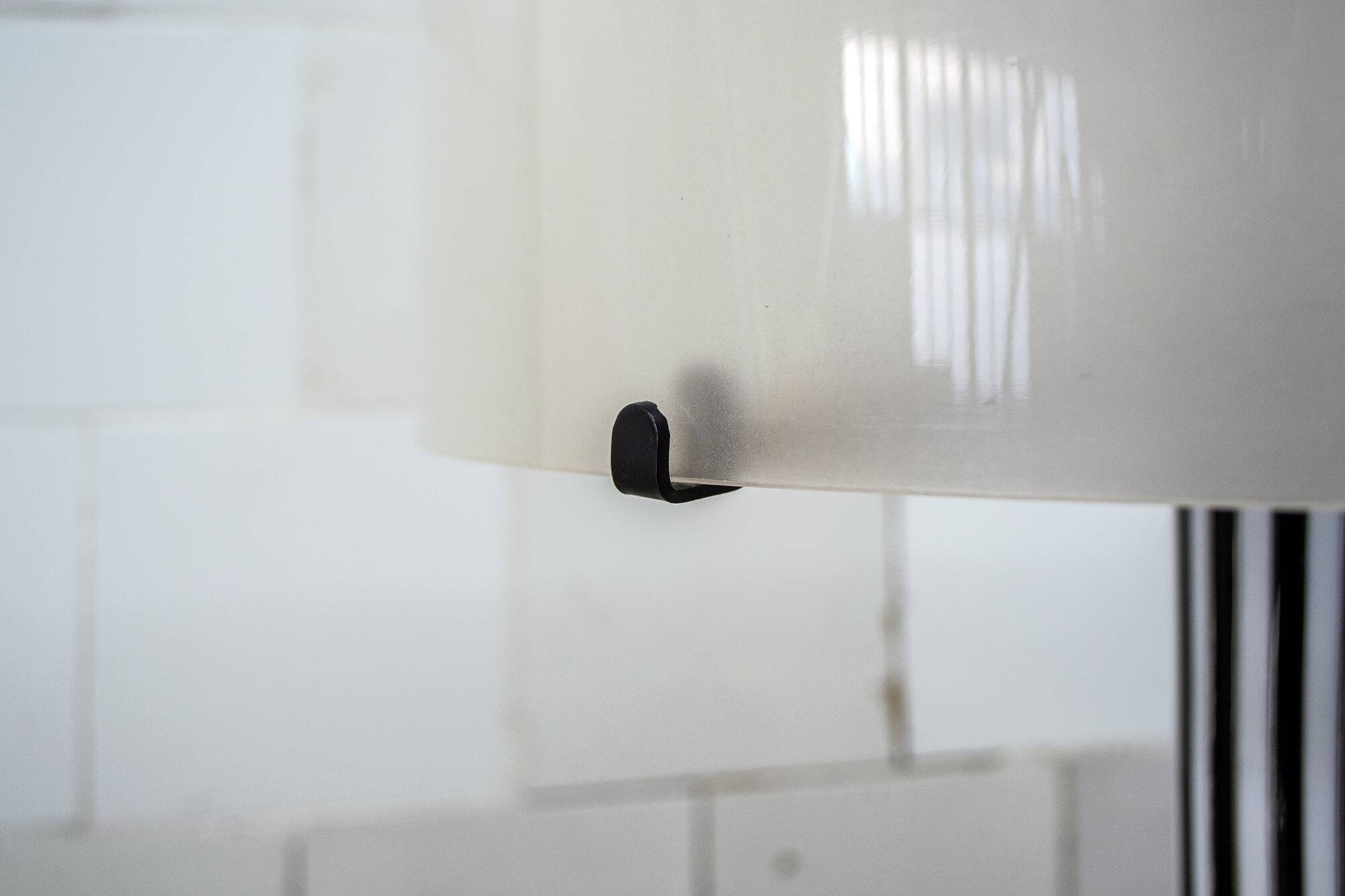 Lampe de table en verre et plastique Italie 1970