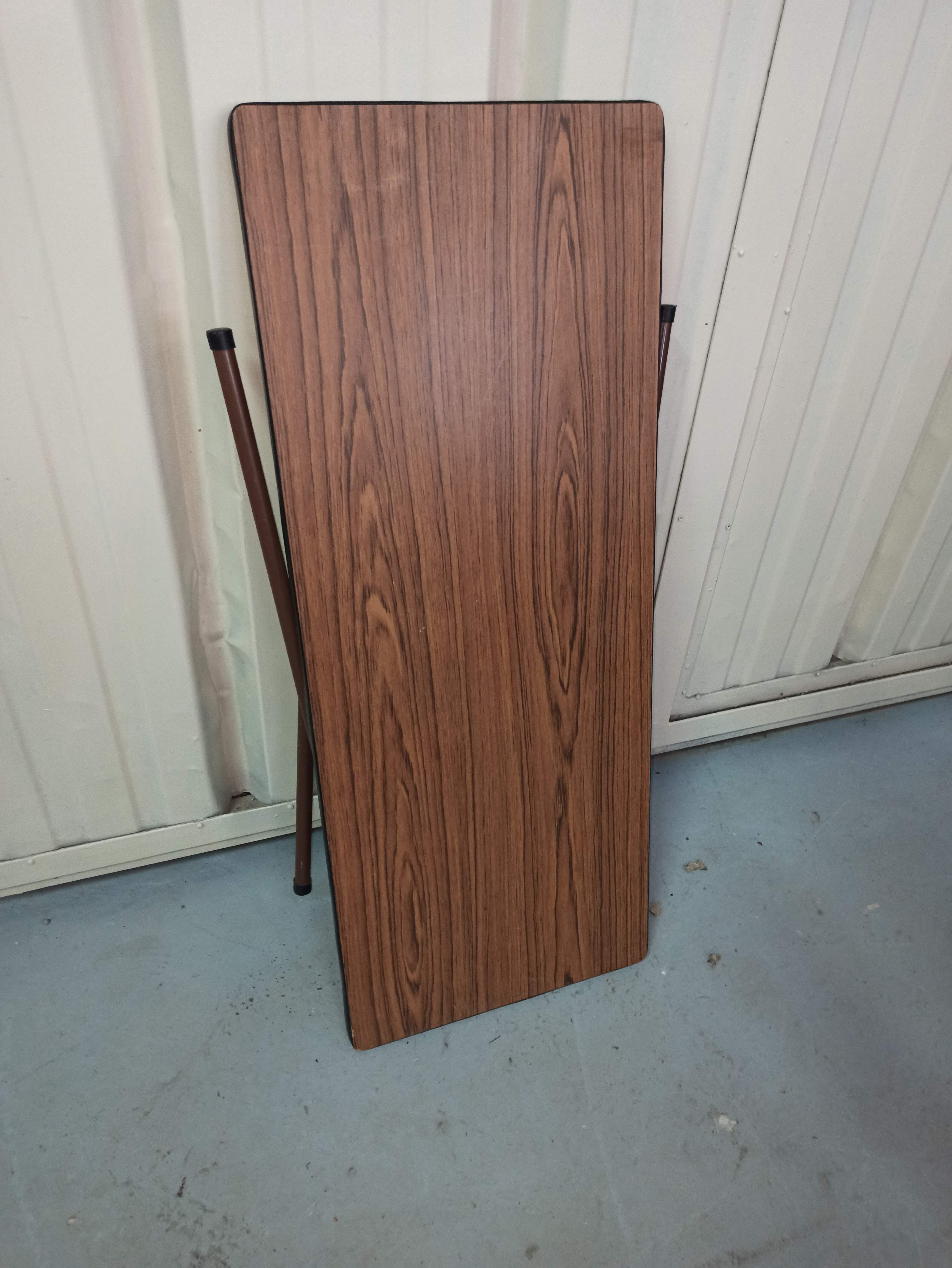 Folding table in formica brown console