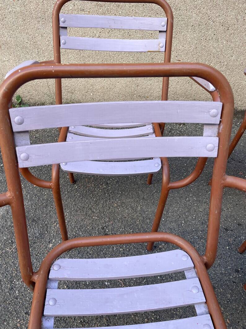 4 Chaises style tolix vintage -en métal et bois. 1950s. Vintage français. - jolie patine - intérieur ou extérieur couvert - peinture