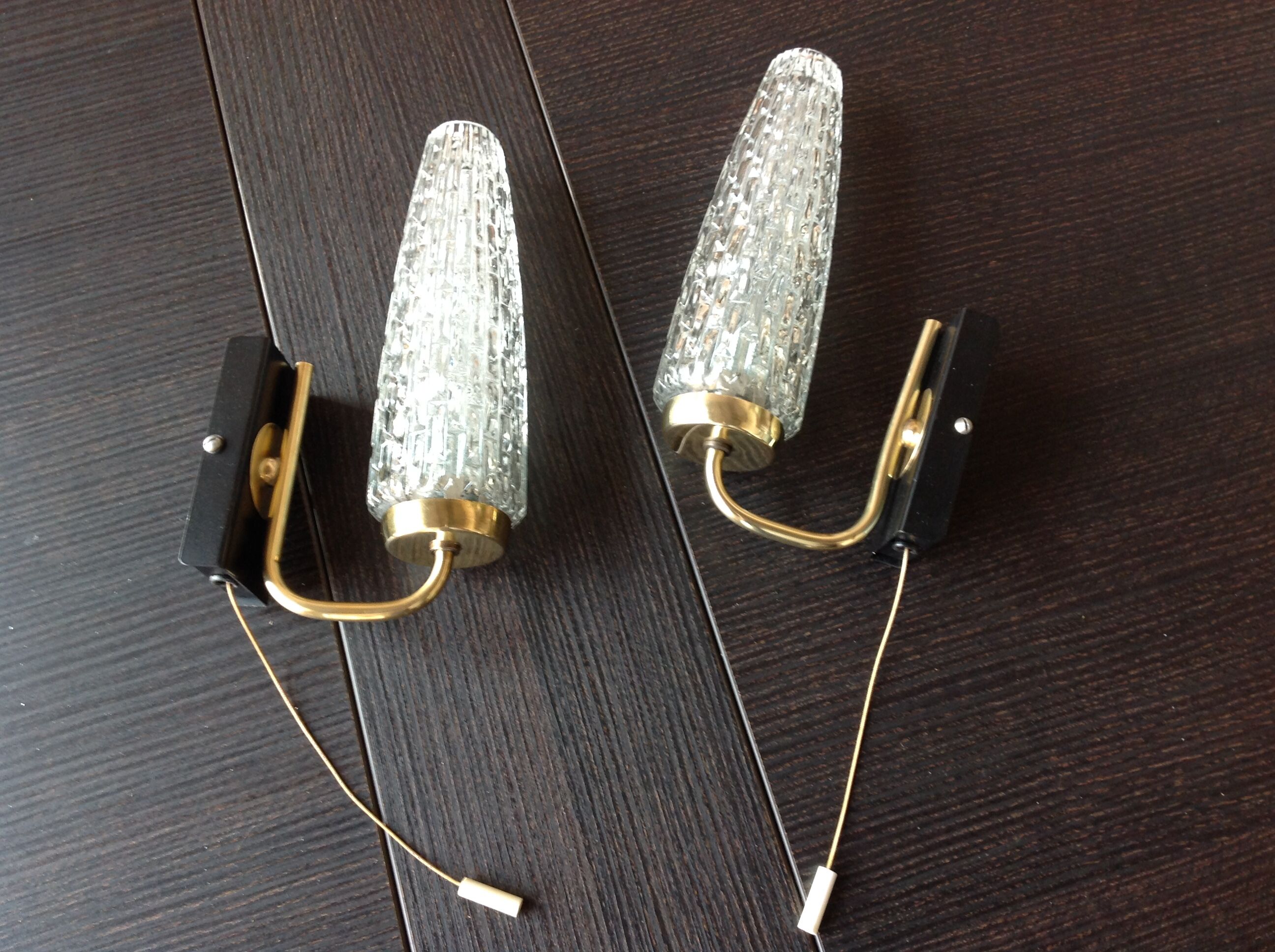 Pair of brass sconces and tulip glass 60