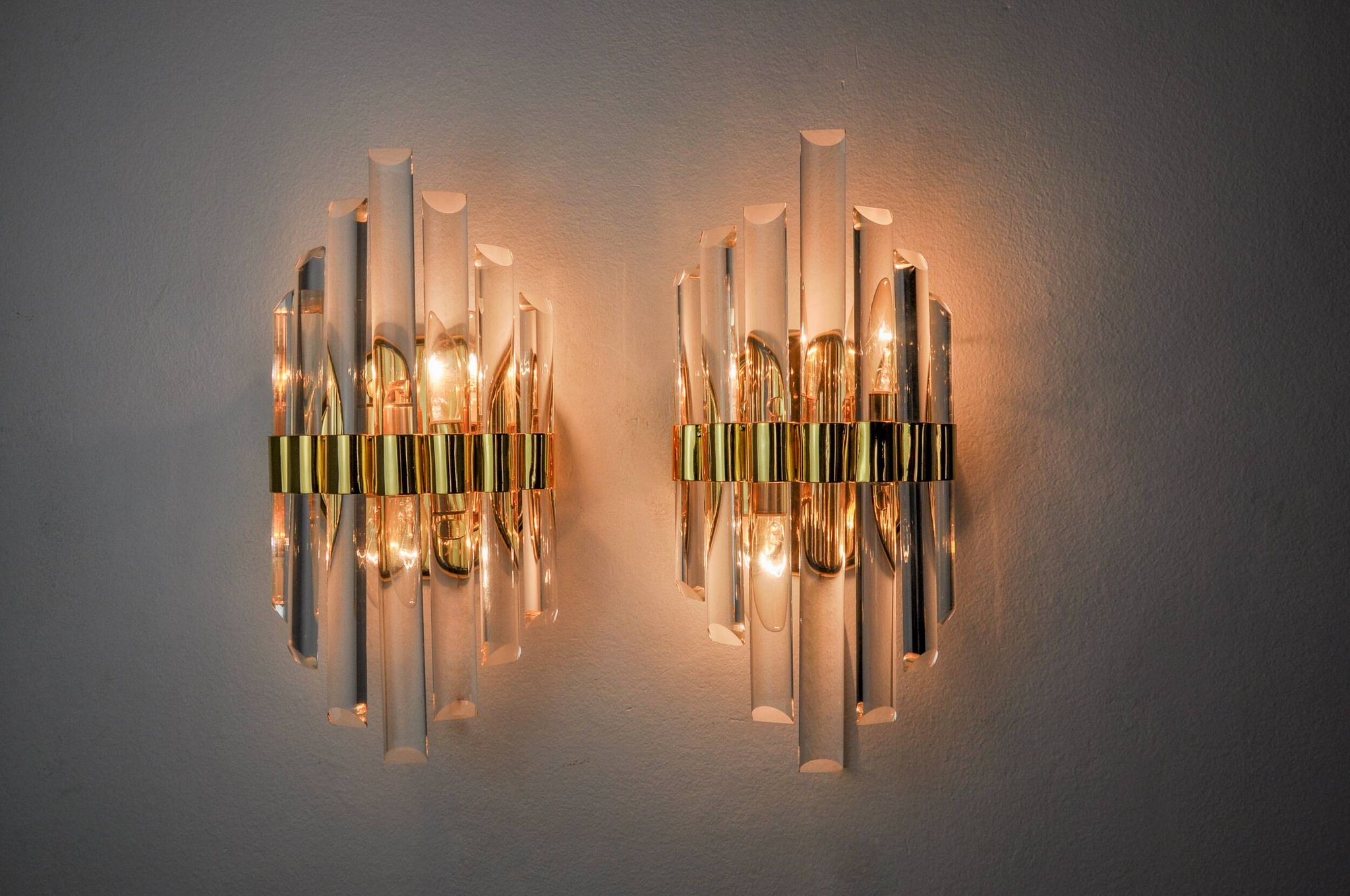 Pair of Venini Murano glass wall lights Italy 1970