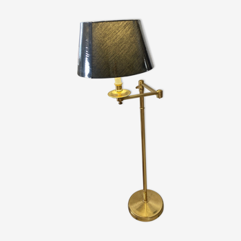 Floor lamp reader with articulated arm
