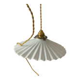 Suspension opaline blanche plissée vintage