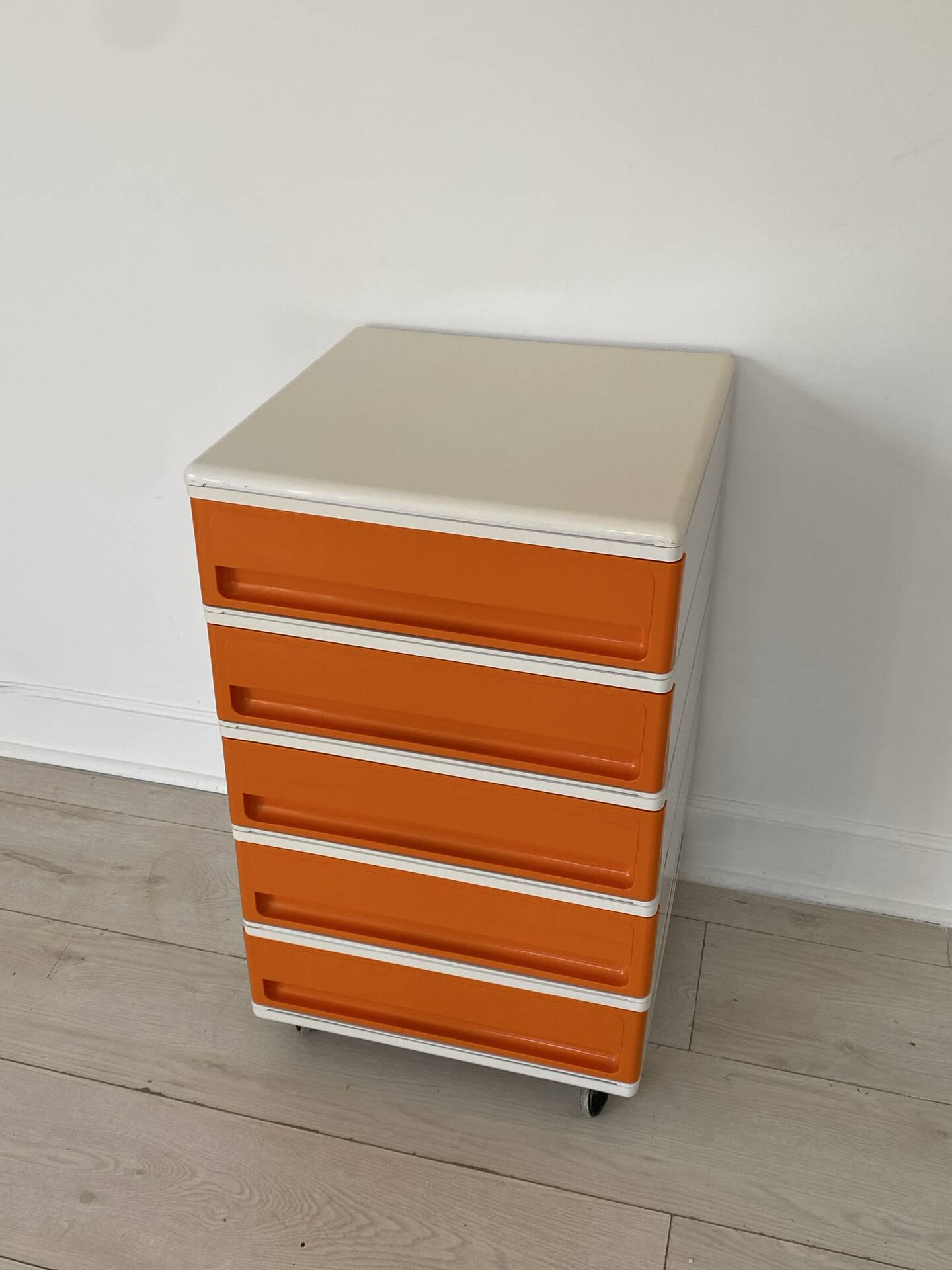 Desserte Flair plastique orange et blanc