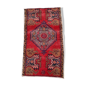 Small vintage turkish rug 94x54 cm, short runner, tribal, shabby chic