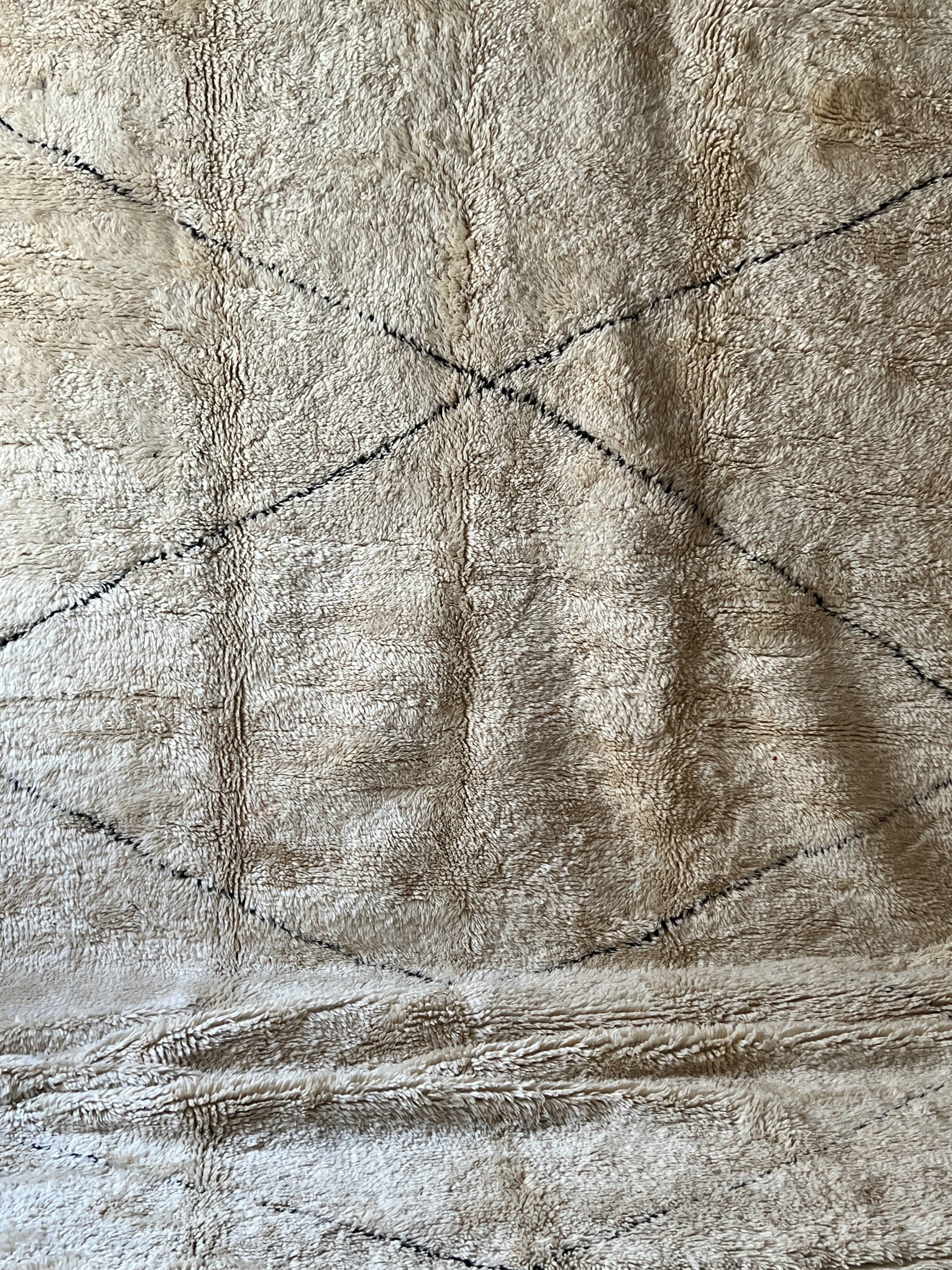 Large vintage rug 100% virgin wool Beni Mrirt 3.60 x 2.5.