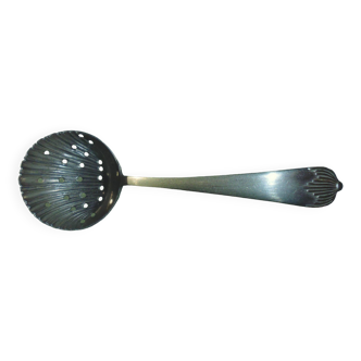 Round sprinkling spoon