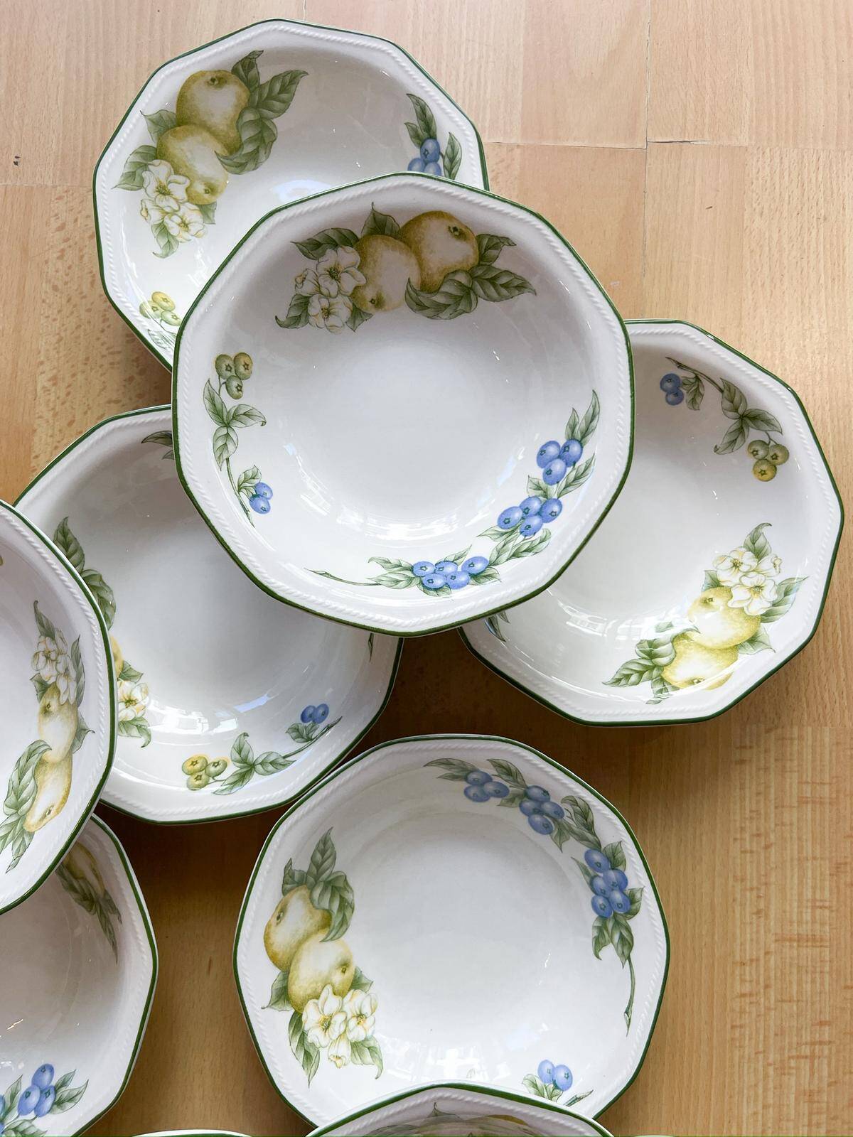 11 Churchill deep dessert plates