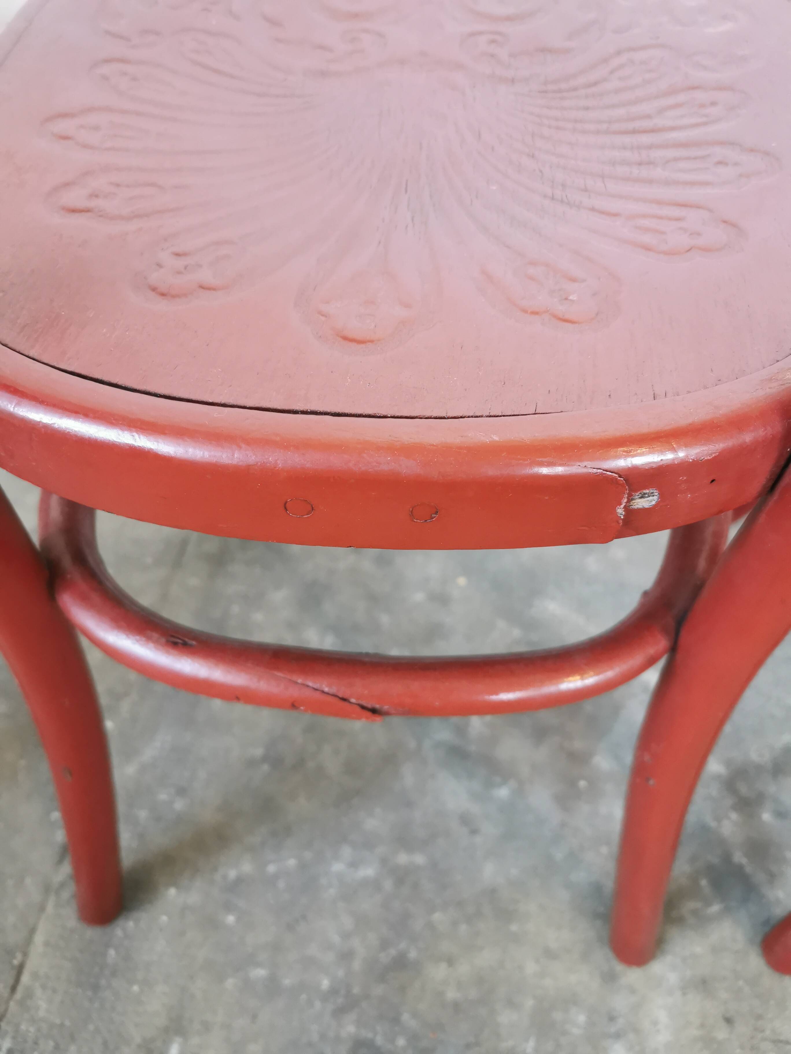 Set of 4 curved wooden bistro chairs Fischel