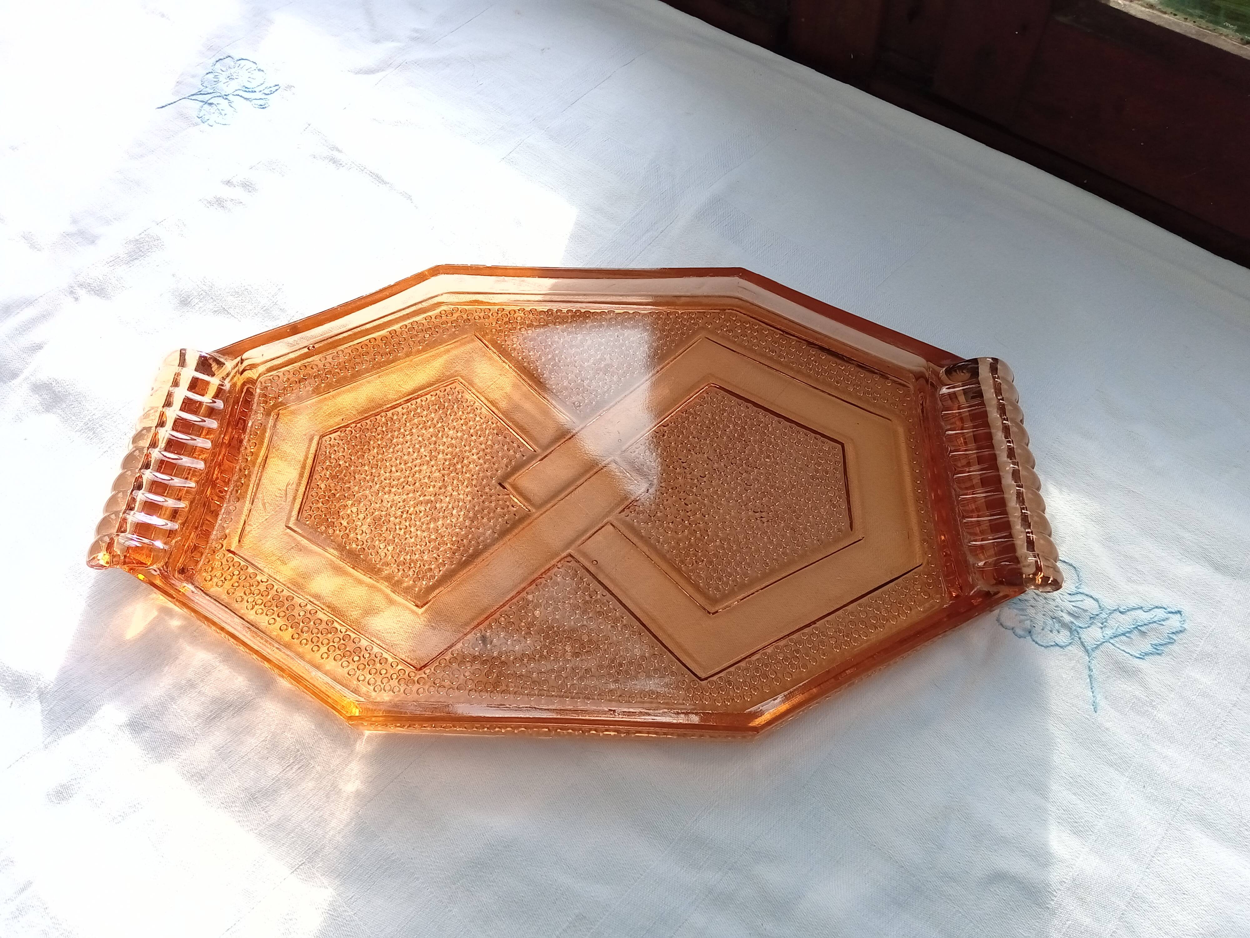 Plateau en verre rose