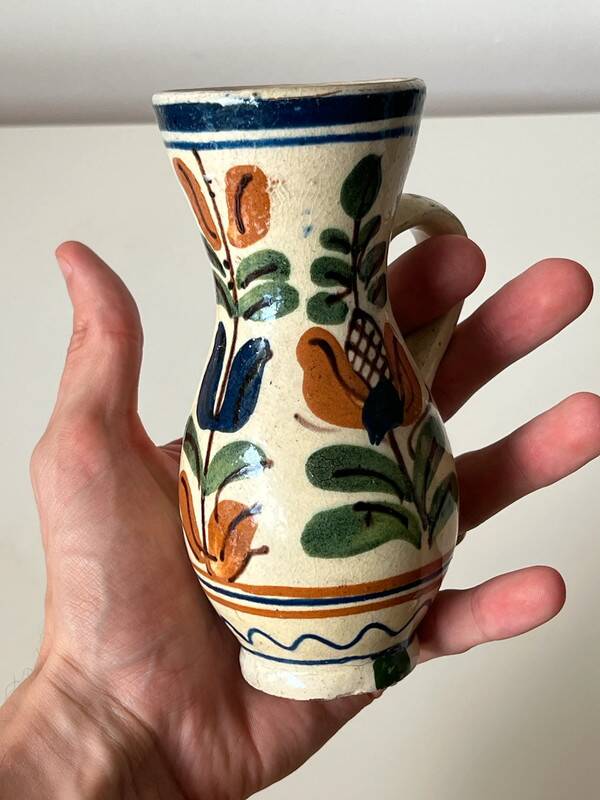 Korond single-flower vase, Hungarian ceramic, hand-painted - floral decoration