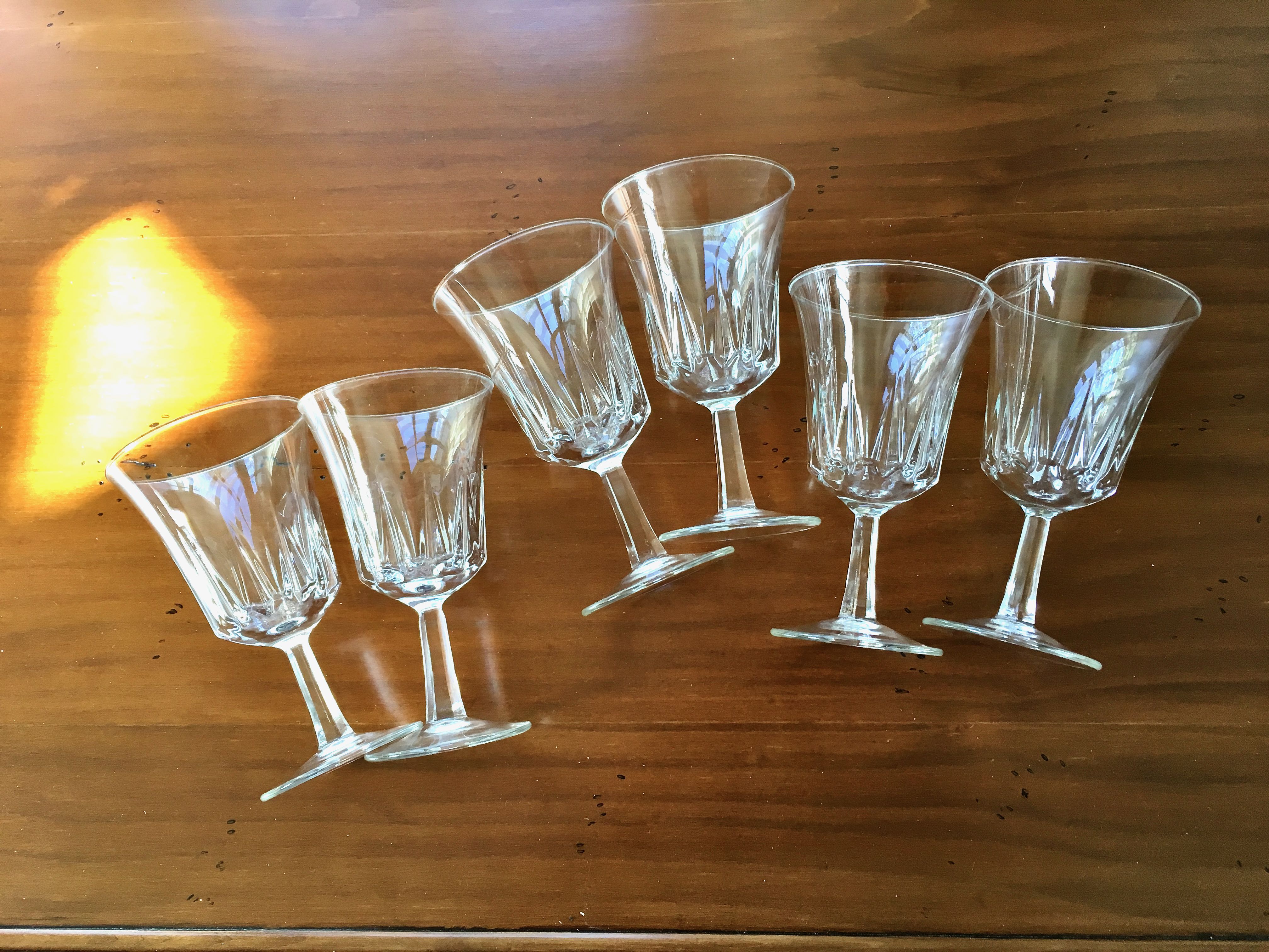 Set of 6 vintage wine glasses