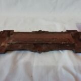 Cast-iron mailbox façade with fastening