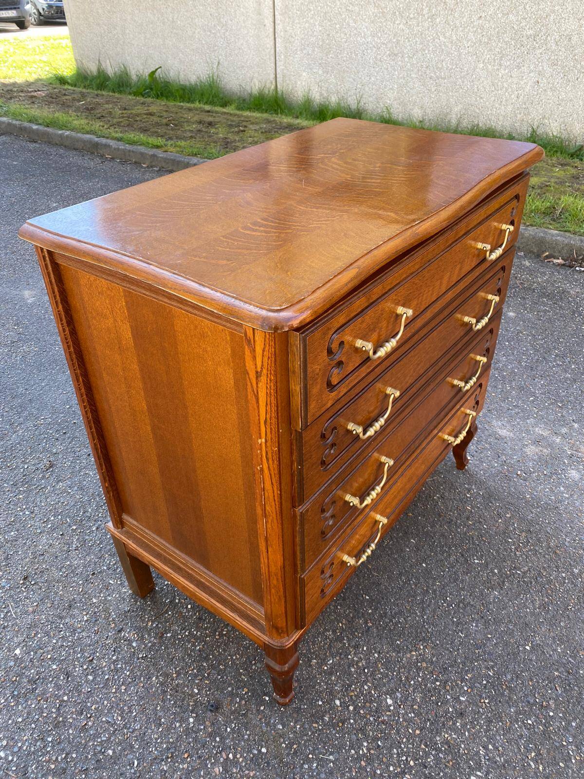 Commode Louis XV en bois massif