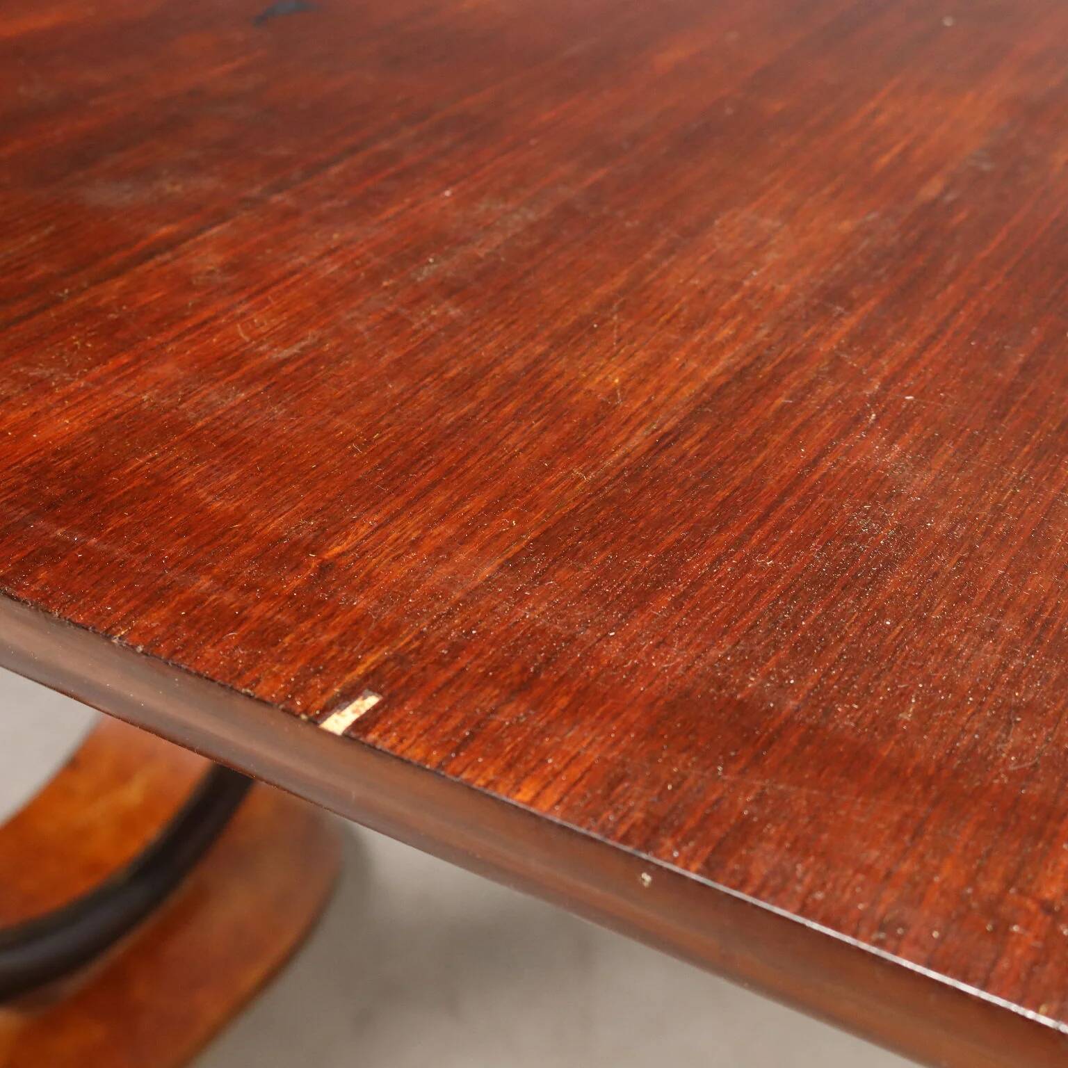Art Deco table in rosewood and thuya burl.