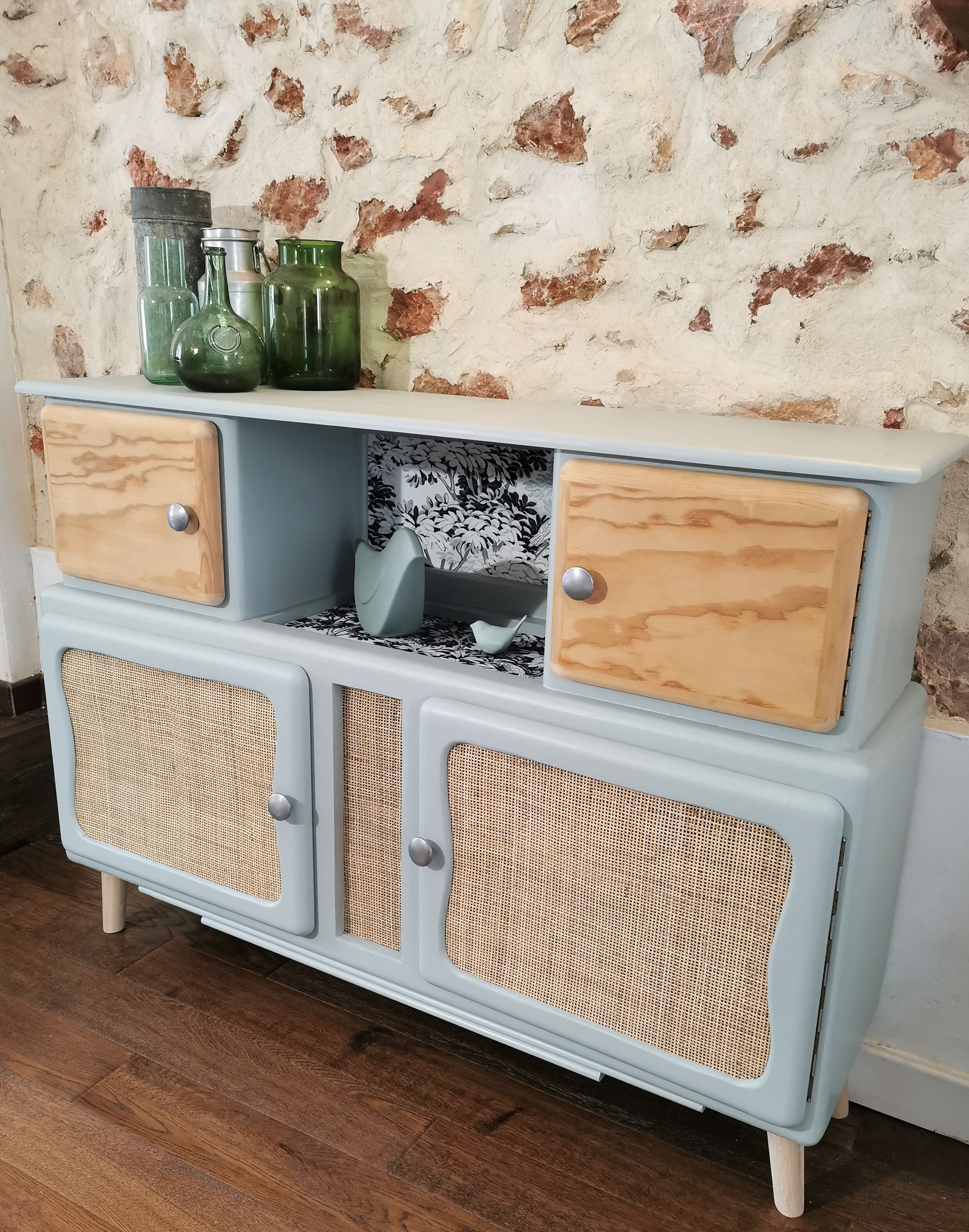 Mado buffet top hijacked