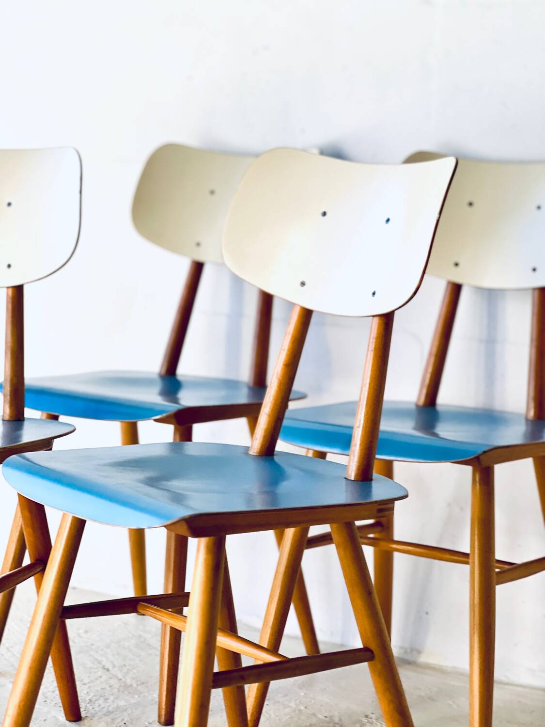 Chaises de salle à manger par TON