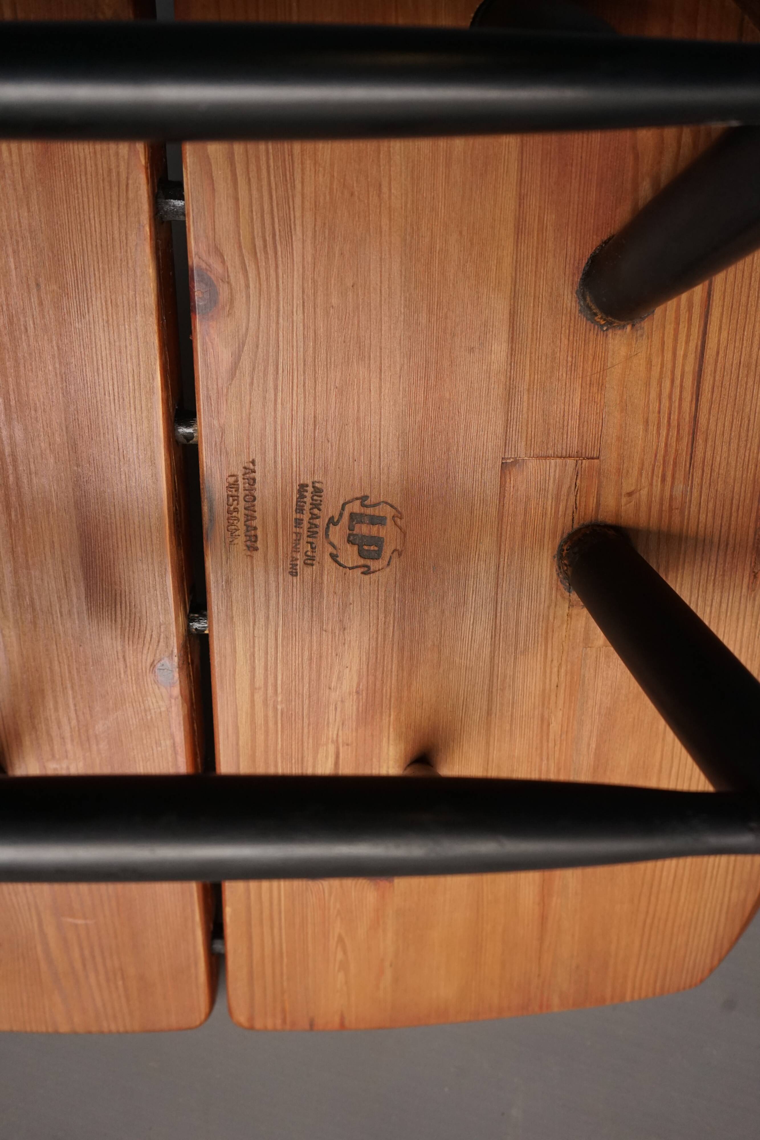 Chaises longues Pirkka par Ilmari Tapiovaara pour Laukaan Puu. Lot de 2