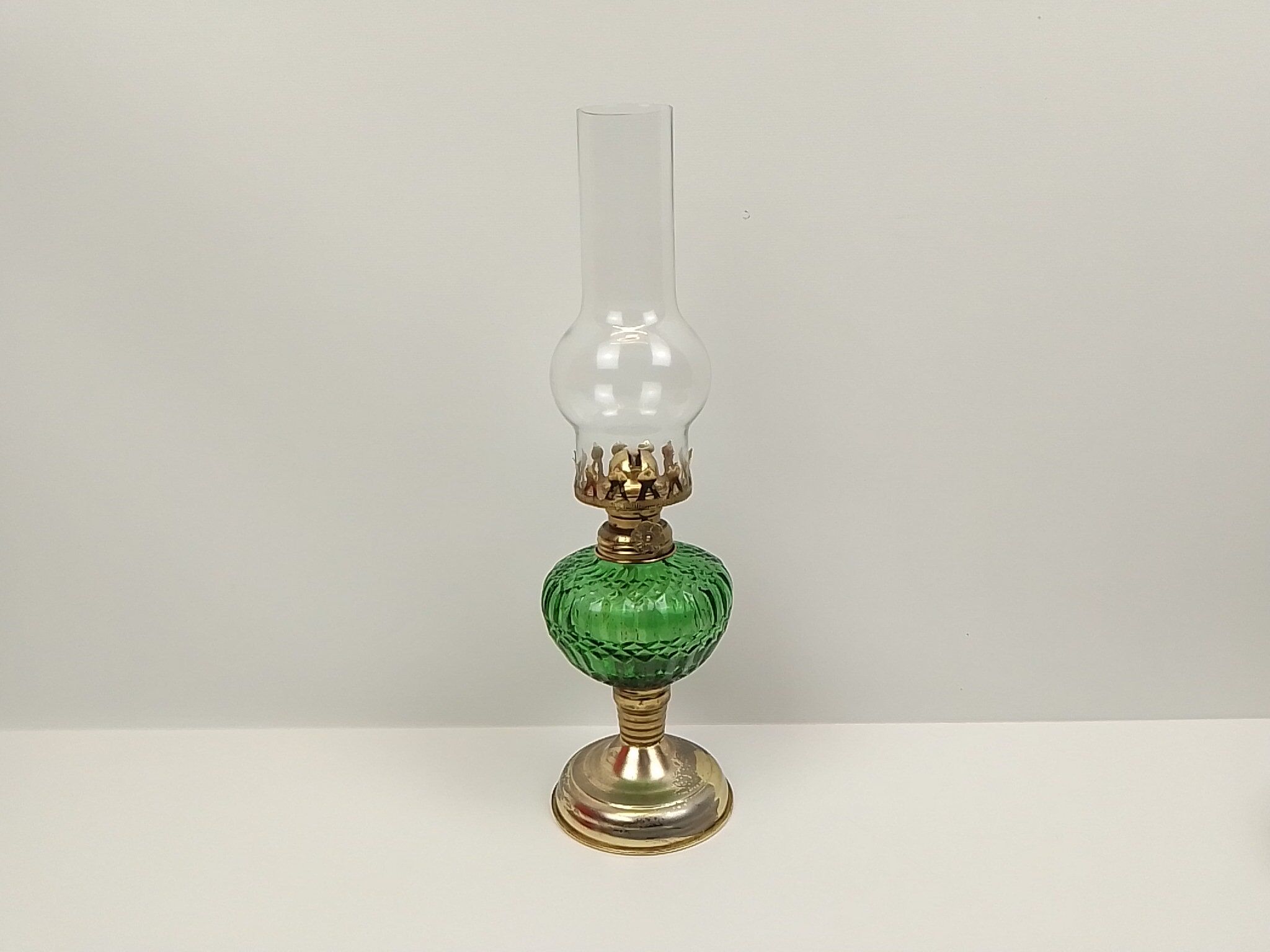 Green and transparent kerosene lamp in glass and metal 33 cm