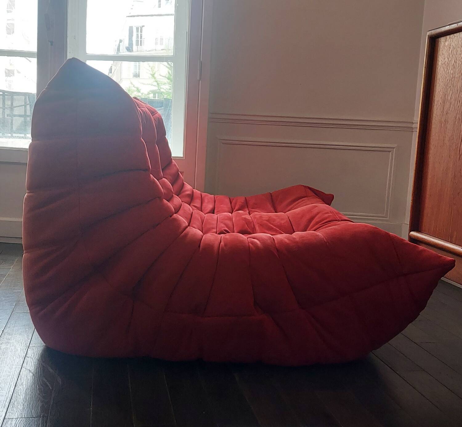 100% original - Togo 2-seater bench - Ligne Roset - Red Alcantara (Go