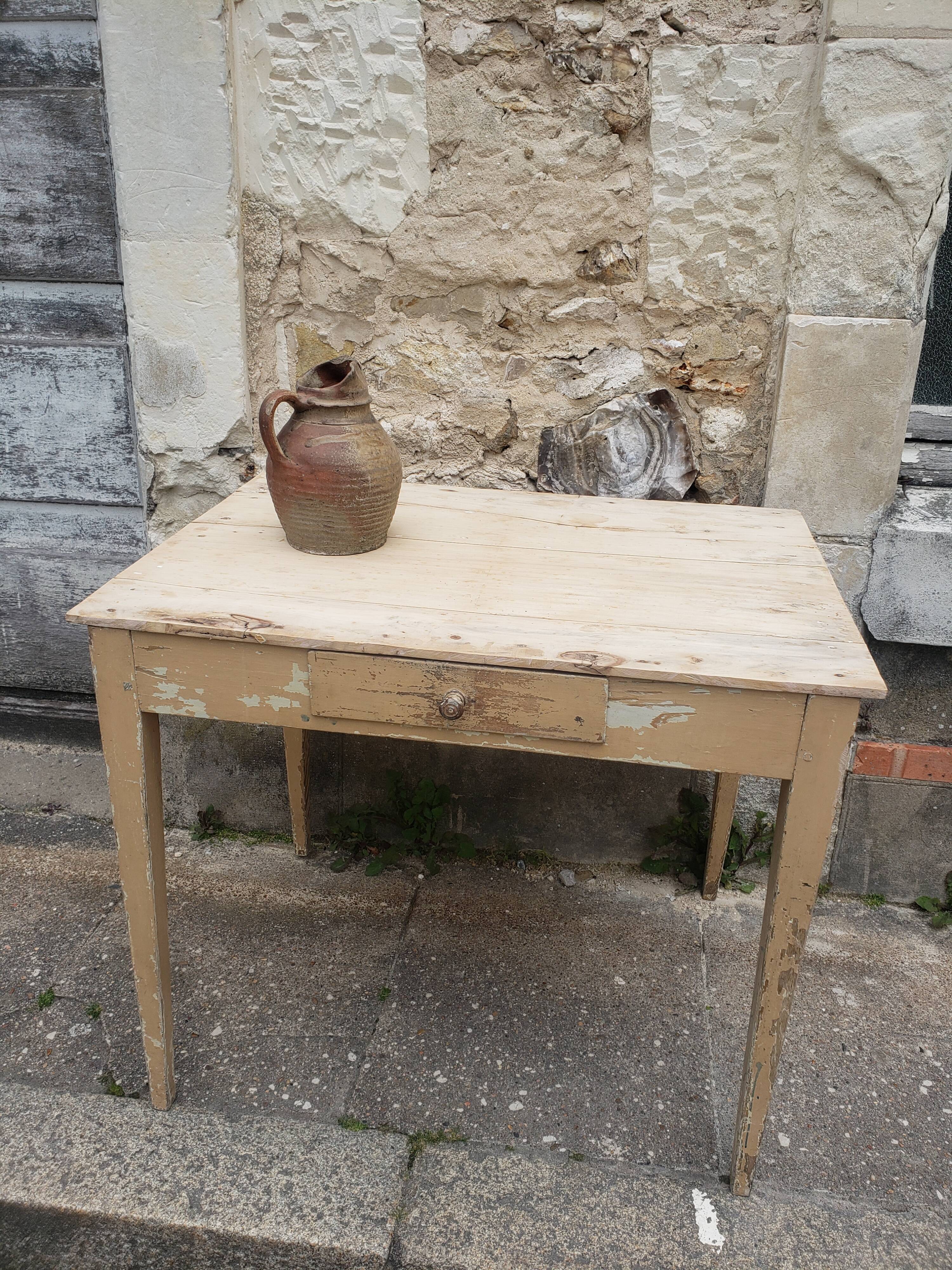 Table de ferme à tiroir