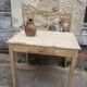 Table de ferme à tiroir