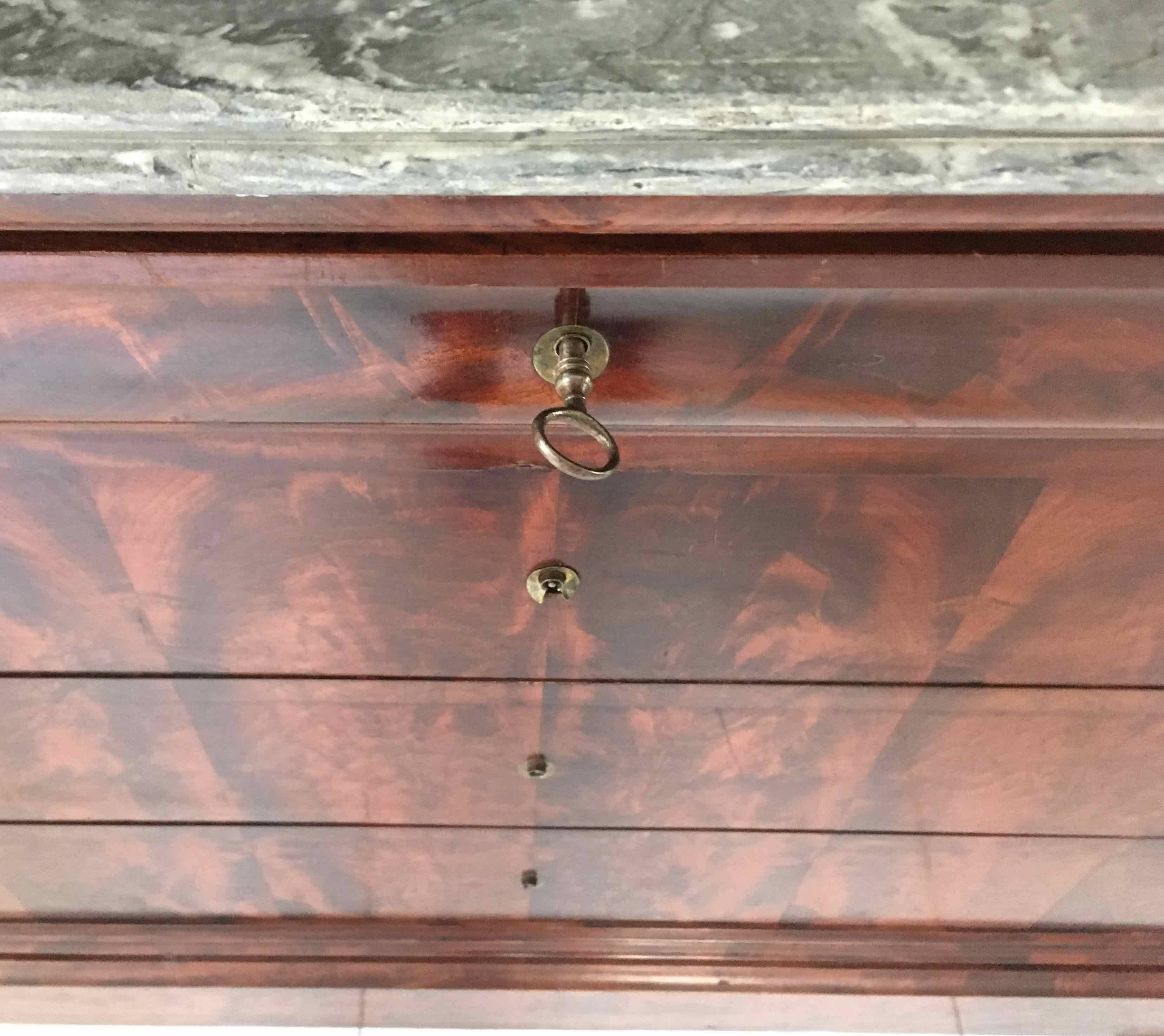 Commode XIXe Louis Philippe marbre sainte anne et noyer