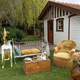 Velvet toad armchair