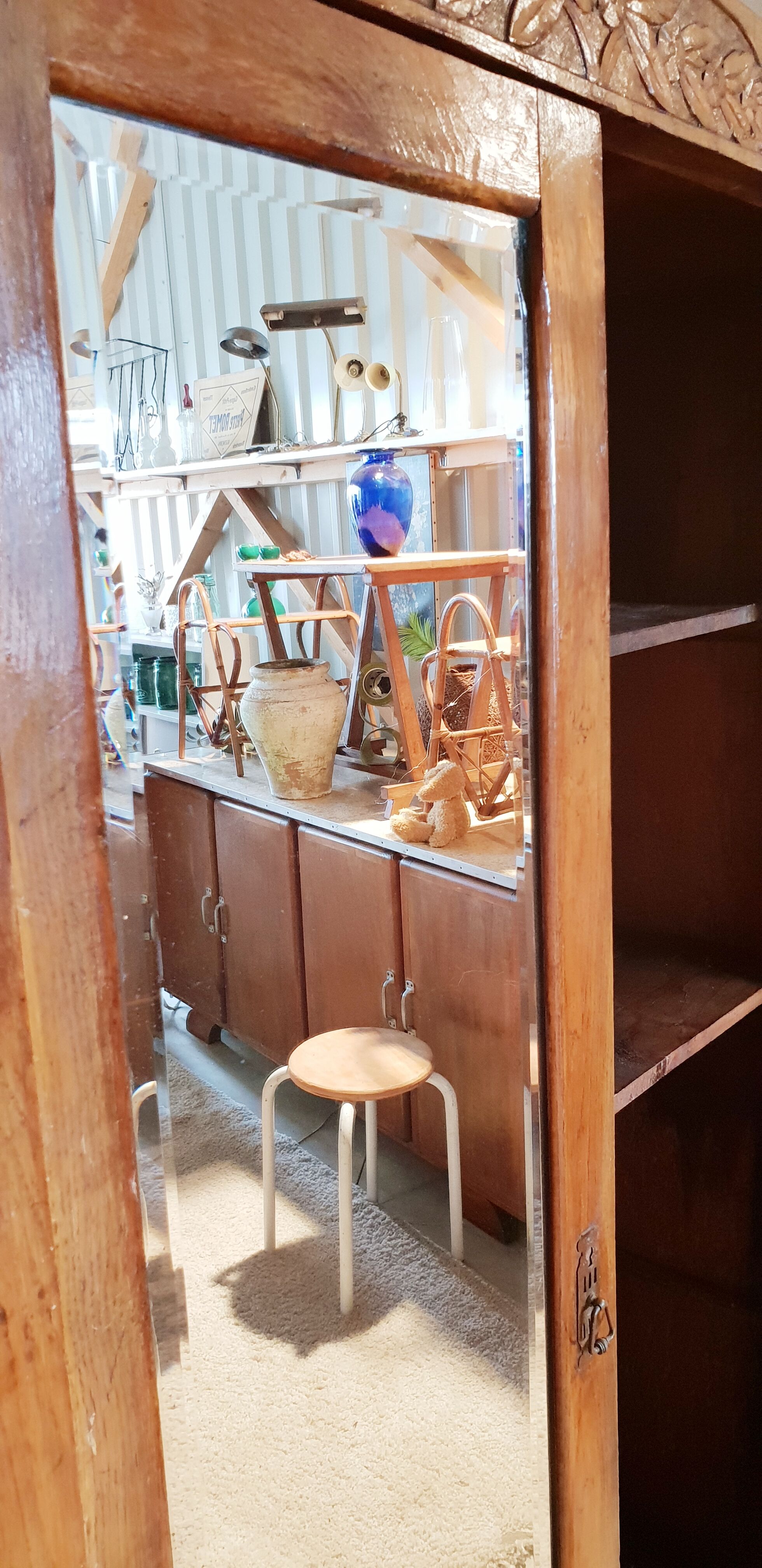 Armoire vintage