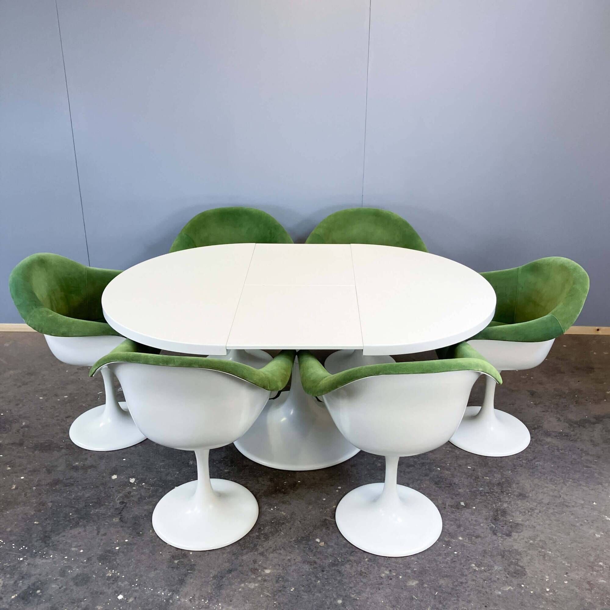Space-age design icons: ‘Set-Line’ dining set by K. Schäfer for Lübke, 1960s