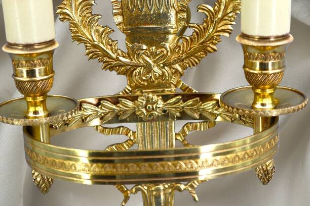Paire Appliques en Bronze Doré, Style Directoire, Deux lumières