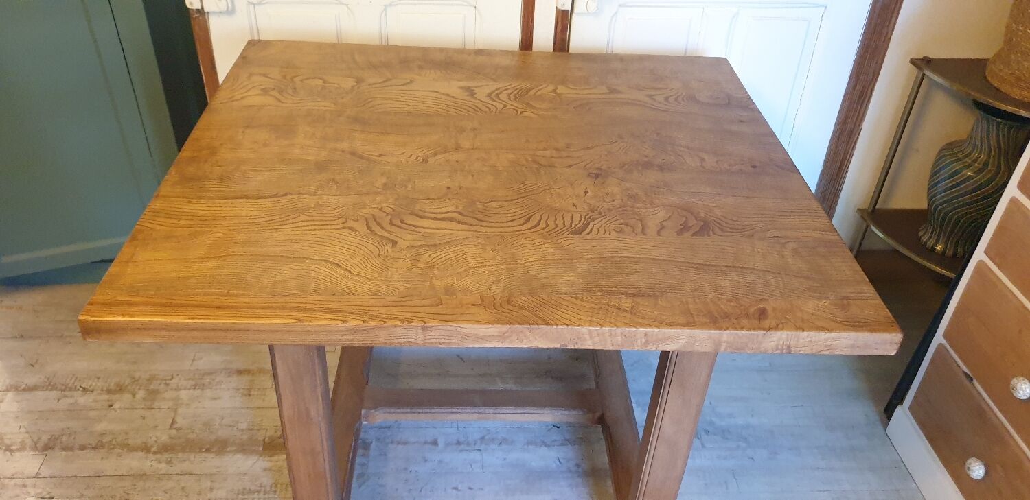 Kitchen table