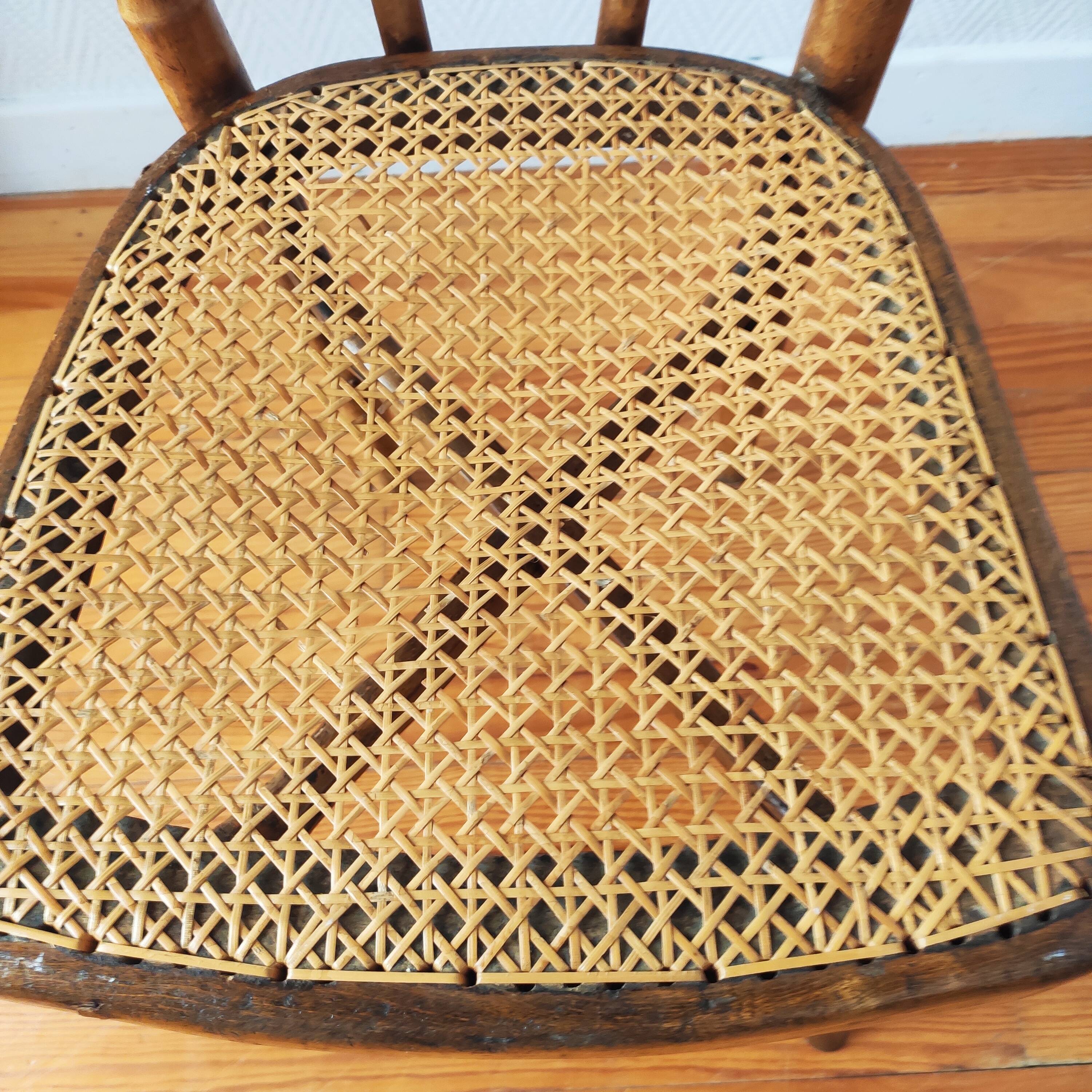 Chaise ancienne assise en cannage