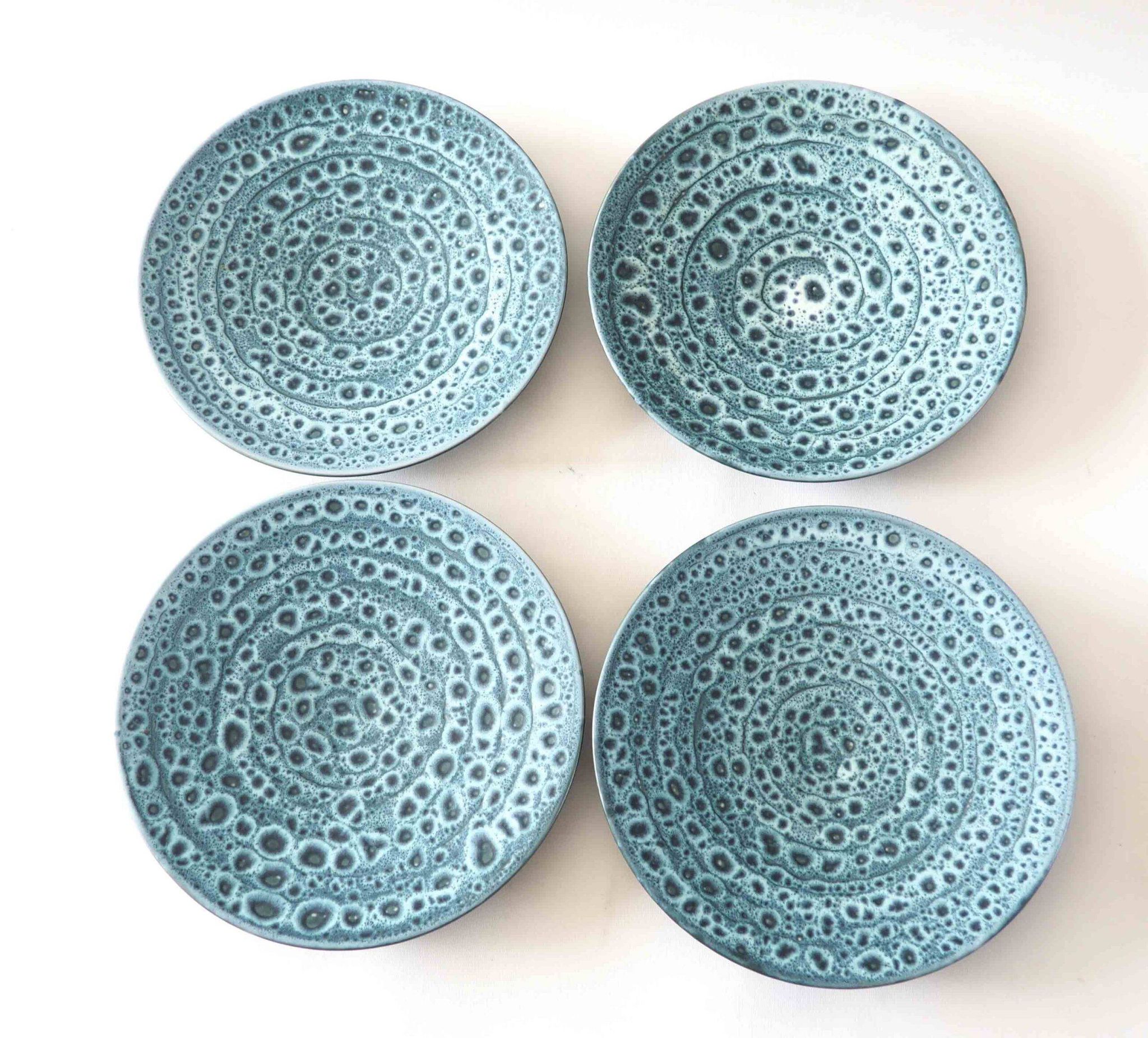 Service assiettes et plats fat lava bleu