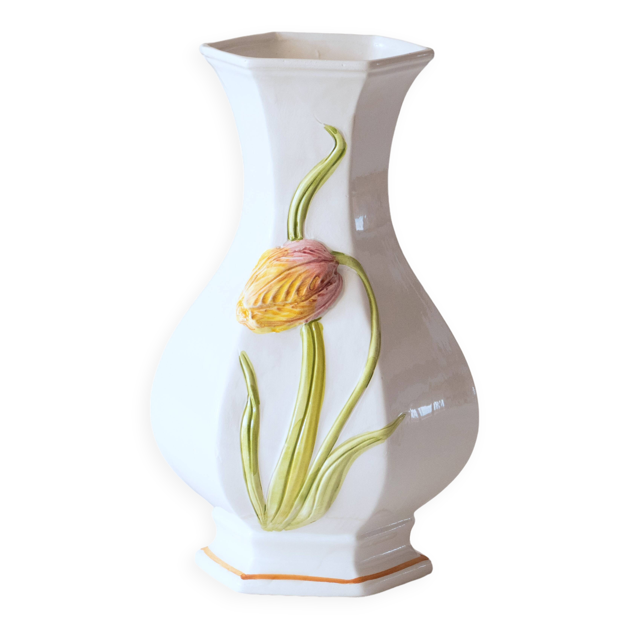 Vase vintage en barbotine tulipe signé Bassano