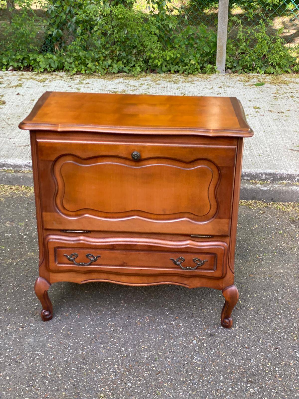 Louis XV buffet TV with a solid wood mirror