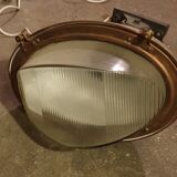 Industrial lamp applies outdoors