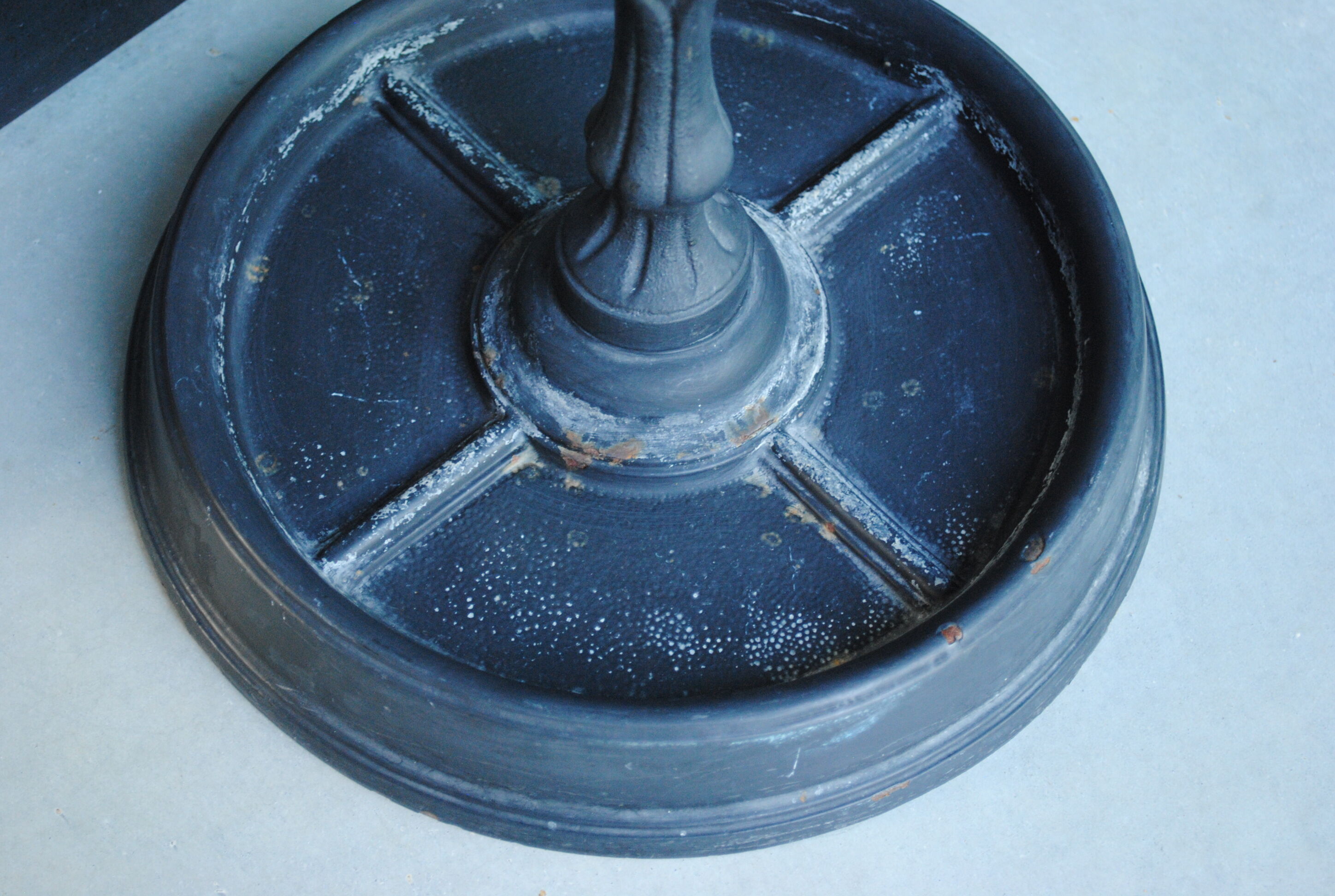 Umbrella cast-iron door