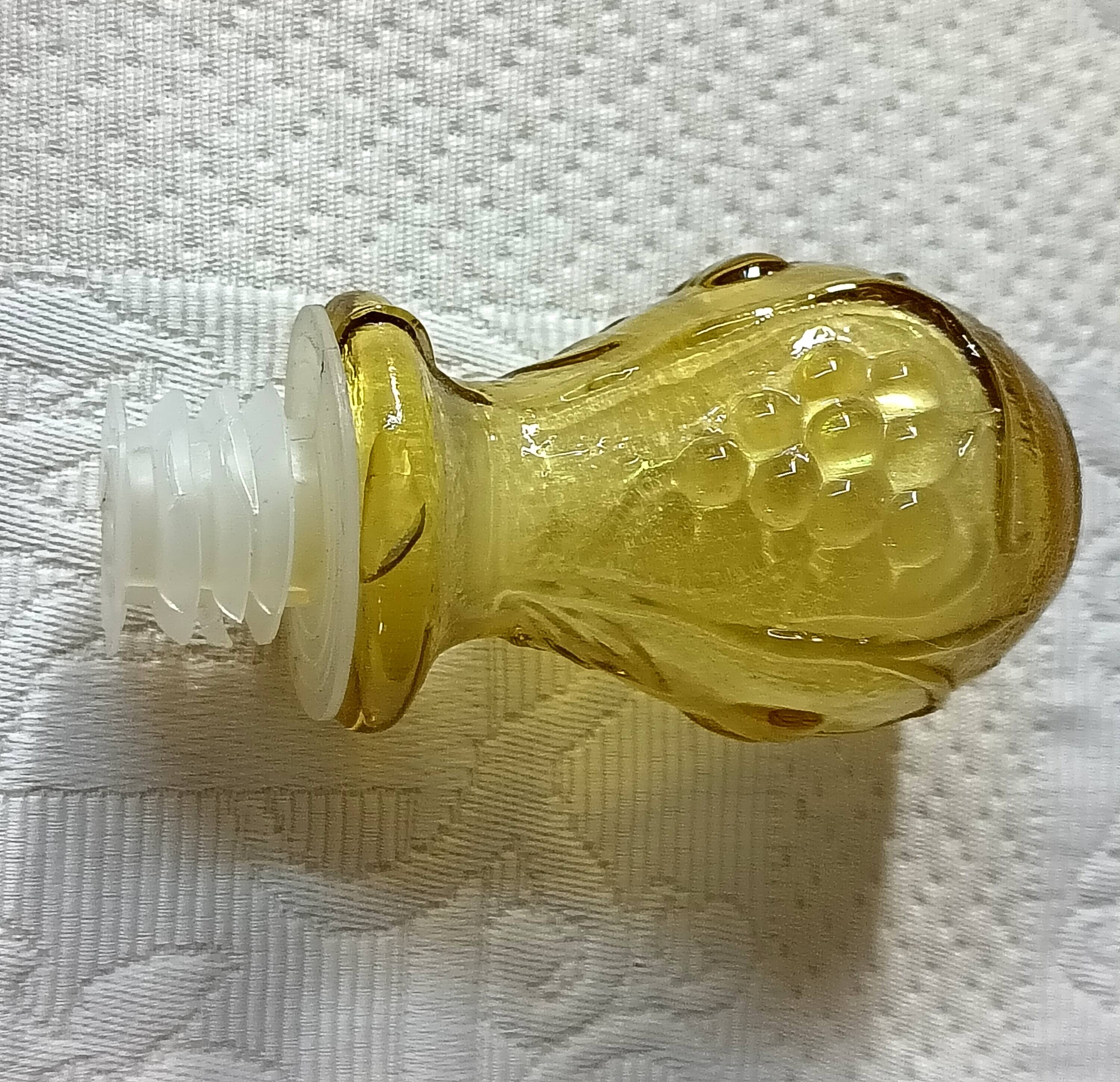 Large fruit motif genie CARAFE, vintage yellow