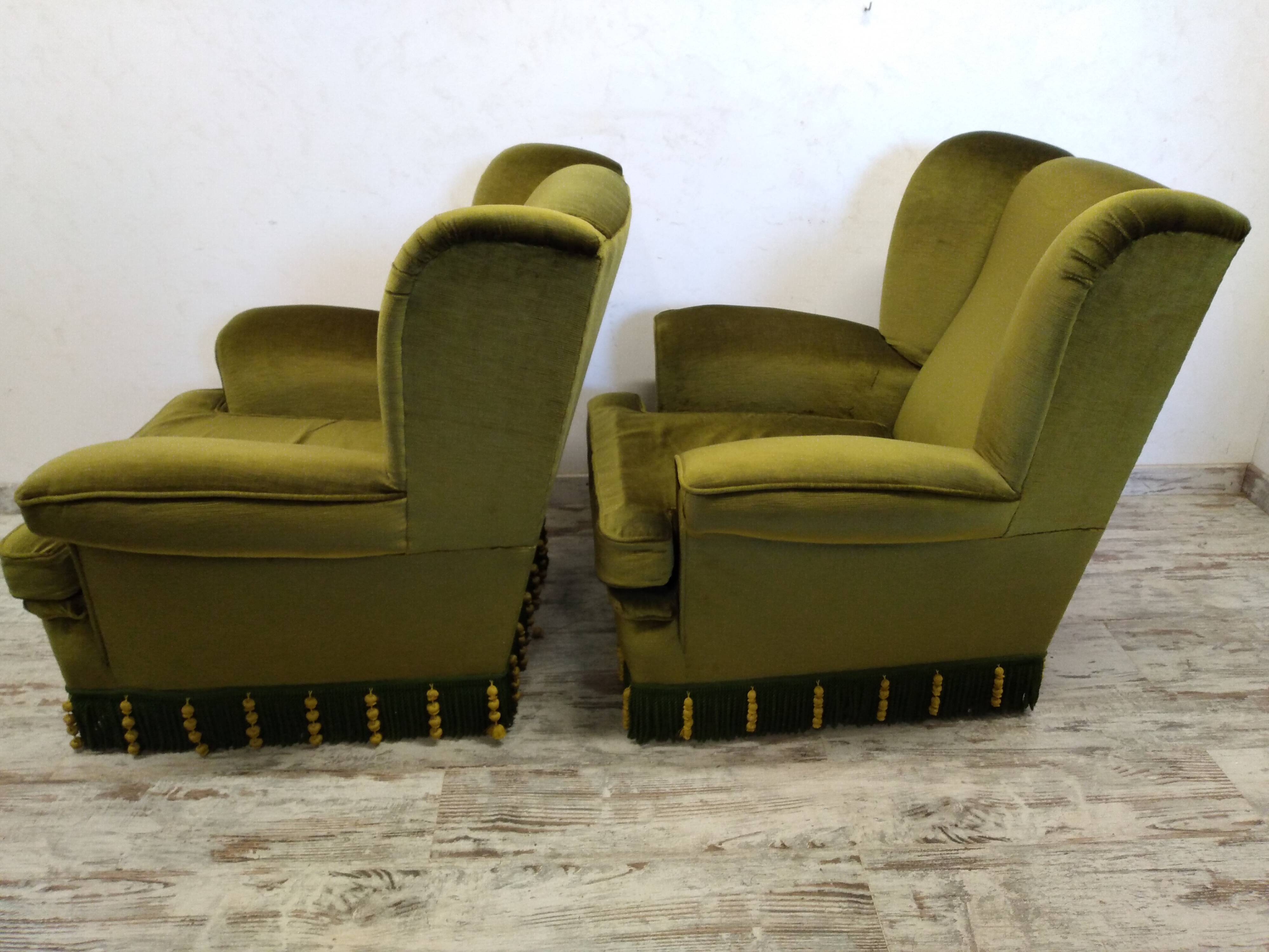 Armchairs with fringes and velvet ears