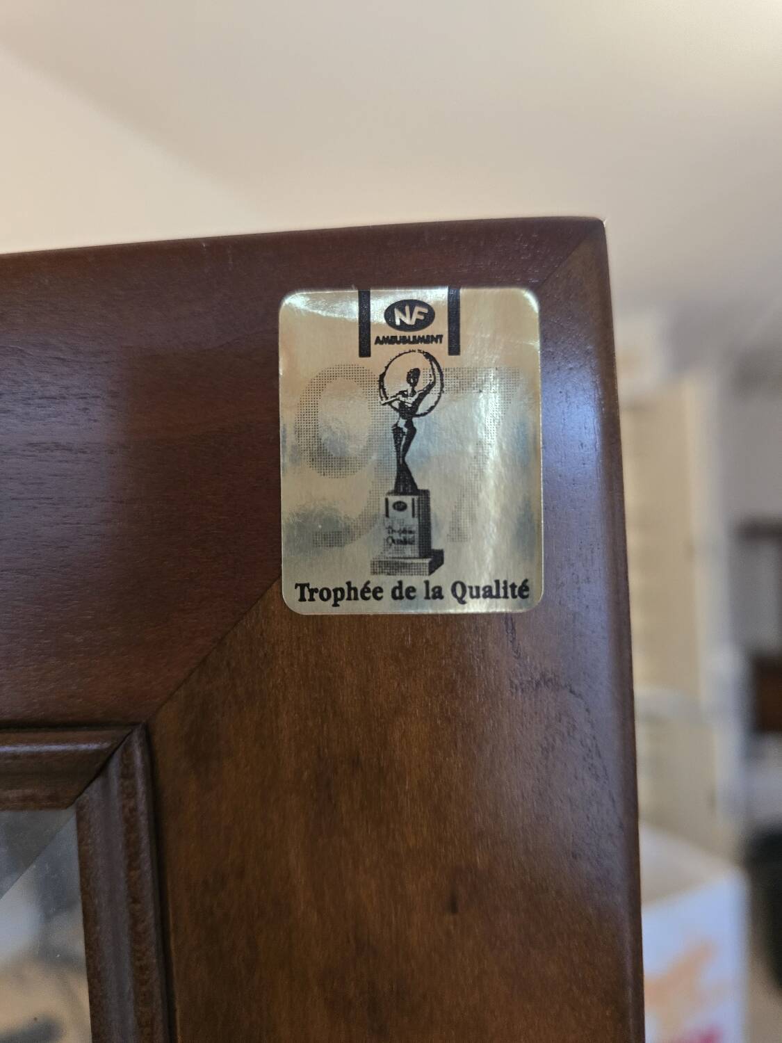 Vitrine hexagonale vintage en bois et verre – éclairé-Style classique