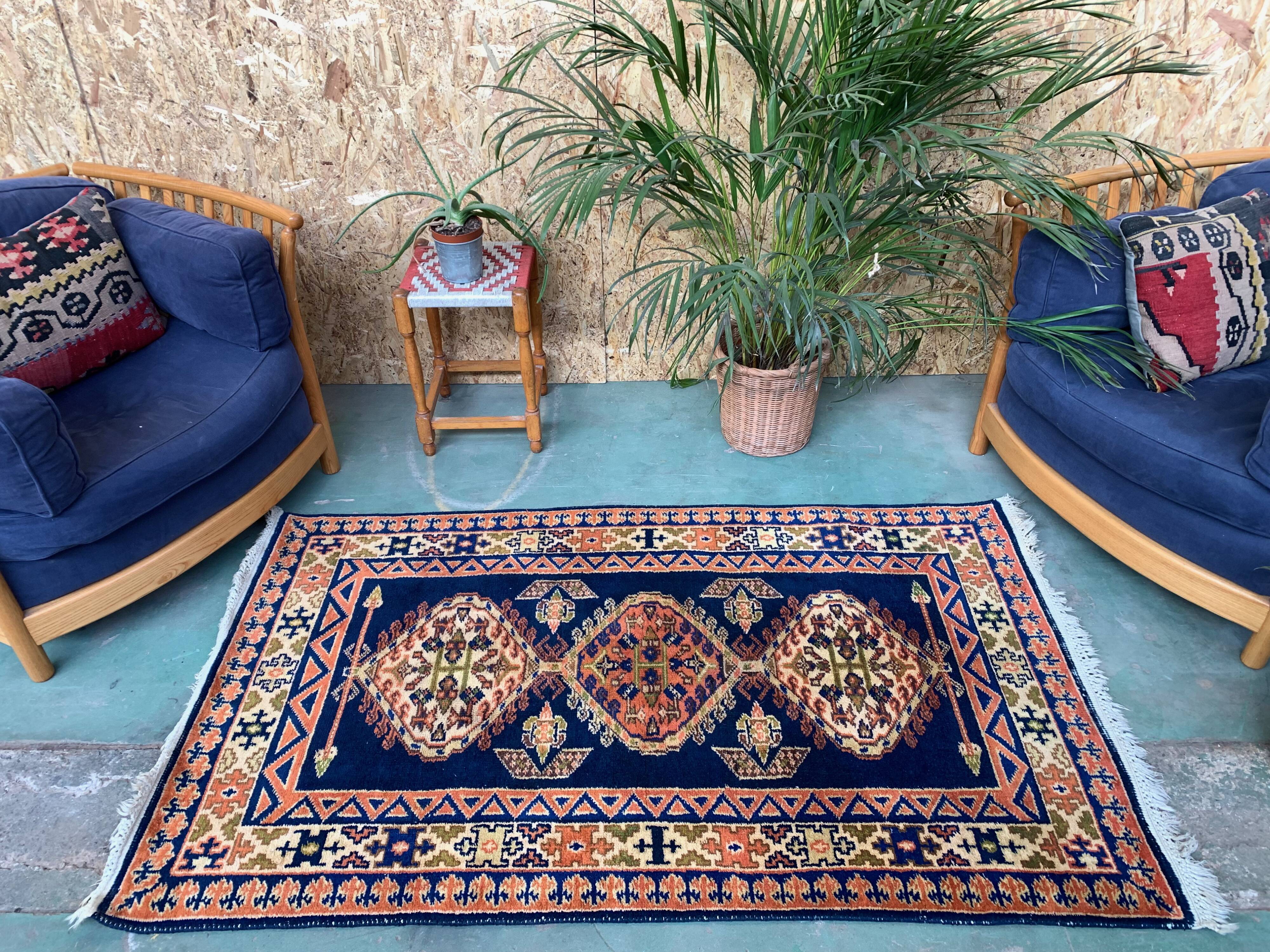 Vintage Kamseh Rug 190x137 cm, medium, Tribal oriental Carpet truly Shabby Chic