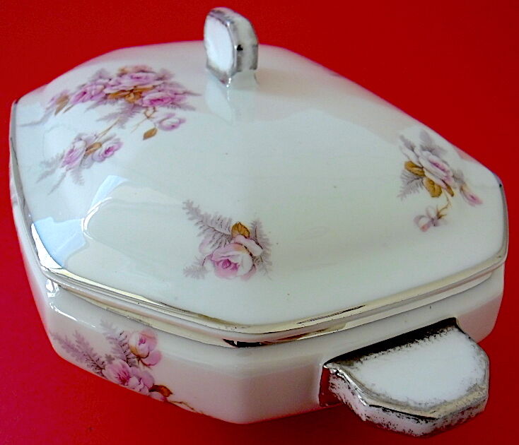 Porcelain vegetable with floral decoration