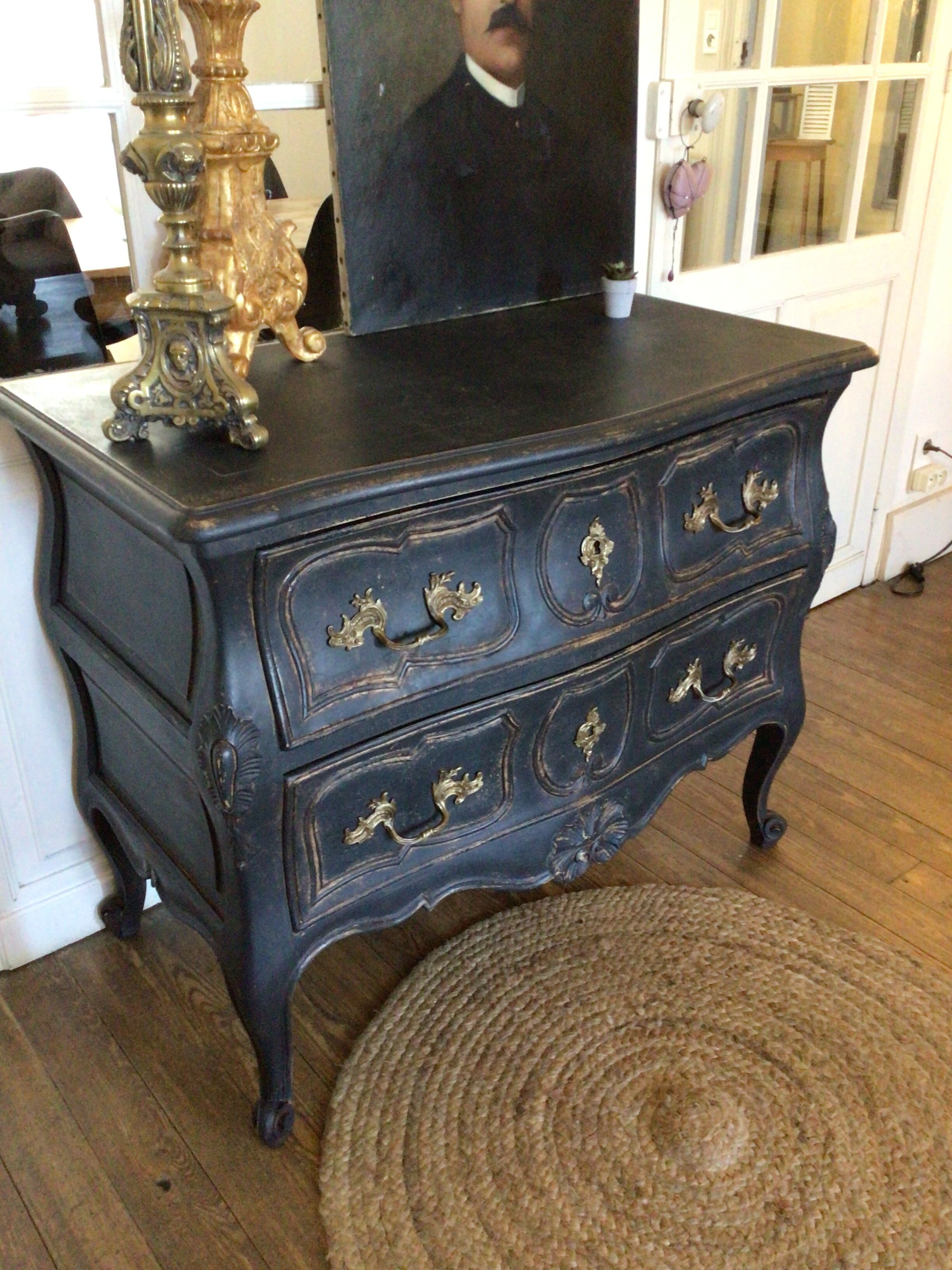 Commode patine noire cirée