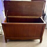 Solid wood storage chest