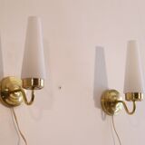 Paire d'appliques laiton et opaline Danemark 1960