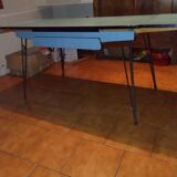 Table formica bleu tiroir pied effel avec rallonge