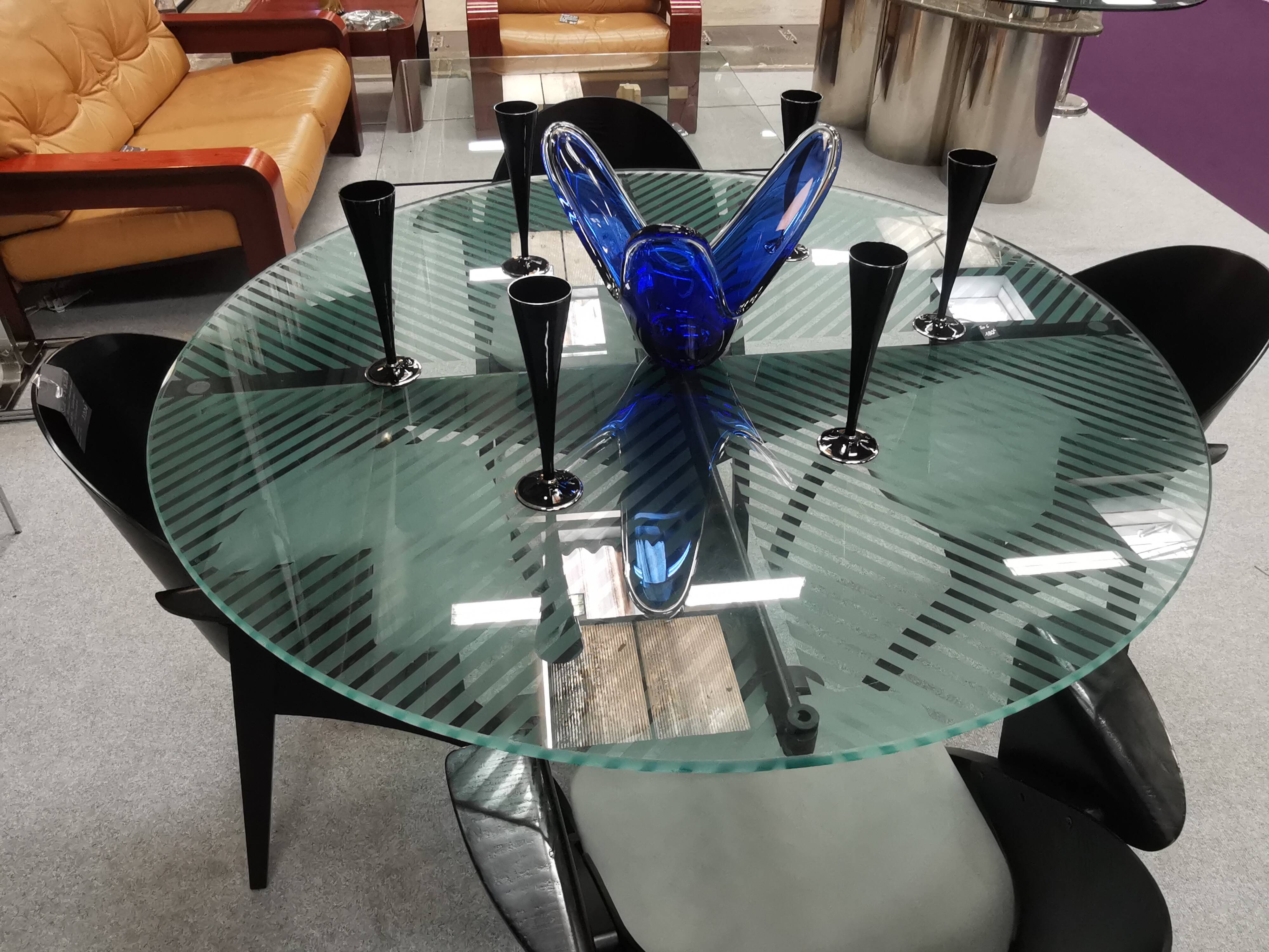 "Alada" designer dining table, Oscar TUSQUETS - 1980s